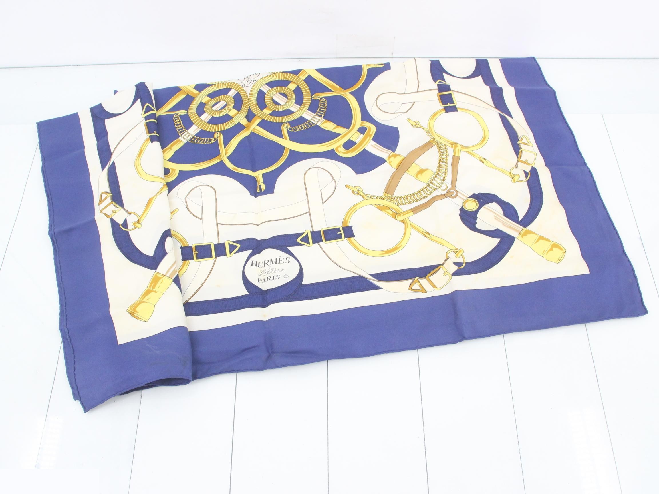 Carre 90 Golden Spur Silk Scarf — view 3