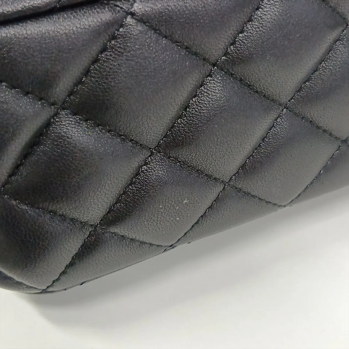 [Individually packaged] Chanel Matelassé Lambskin 2-Way Handbag, Top Handle, Black, Gold Hardware, H99A50X0, Random Plate — view 15