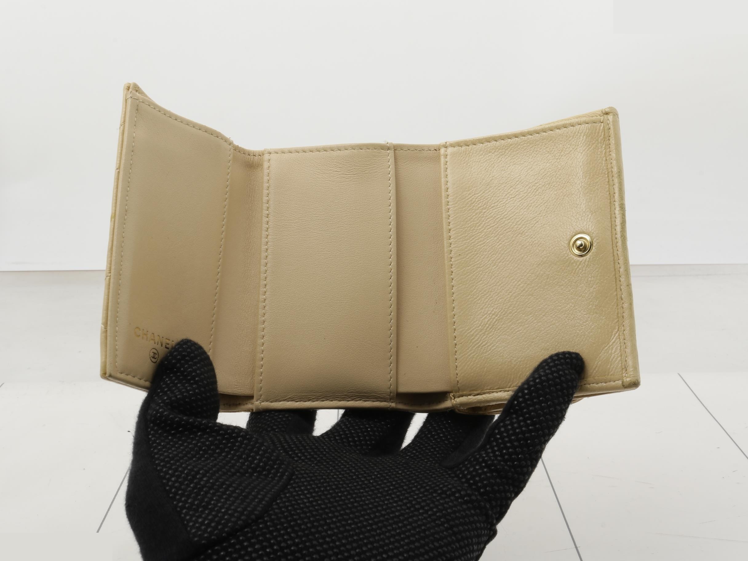 Matelassé (bag) and wallet, Coco Mark, beige — view 4