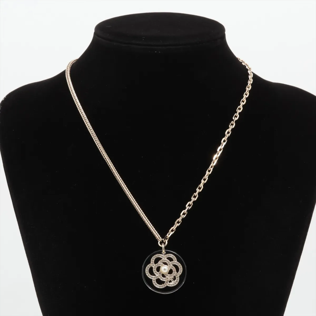 Cocomark Camellia B18B Necklace Resin x GP x Rhinestone Gold — view 5