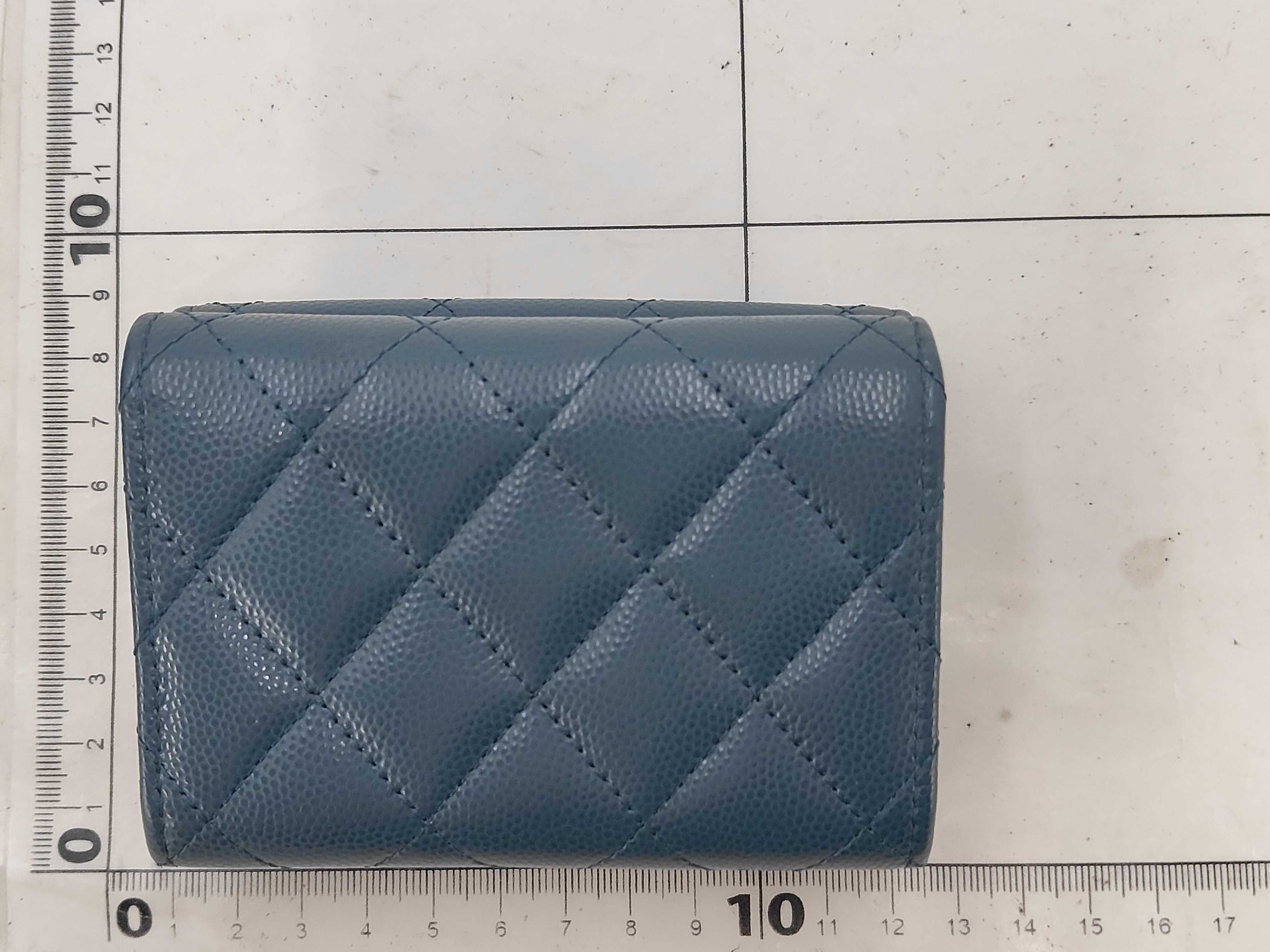 wallet — view 2