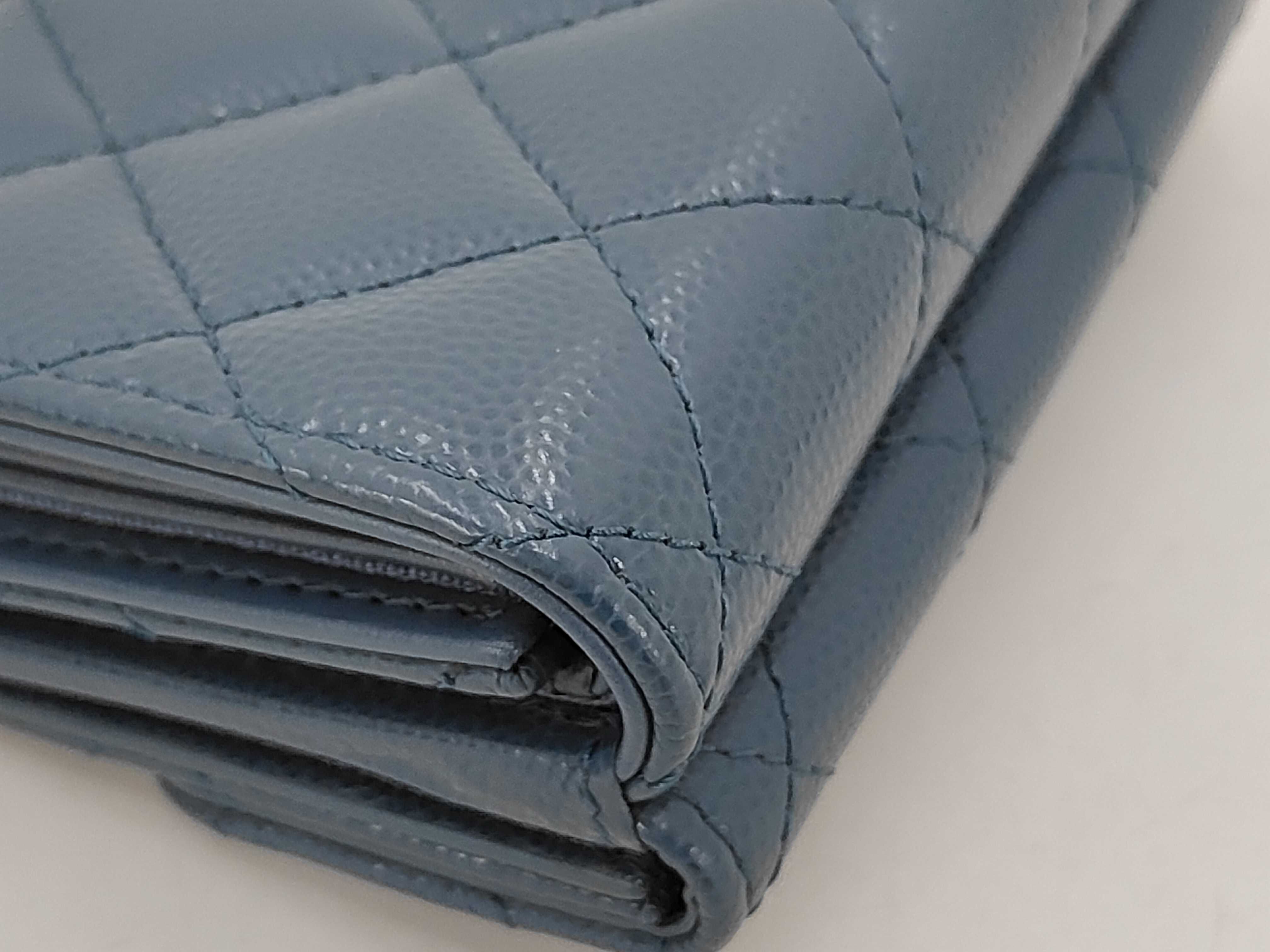 wallet — view 3