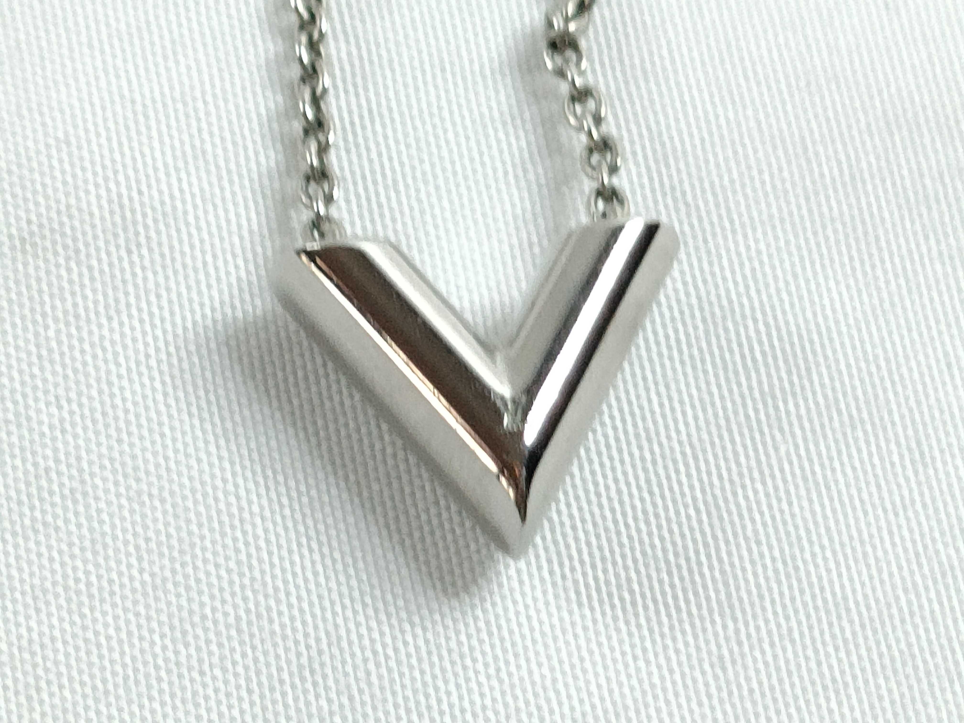 M63197 Louis Vuitton Necklace — view 2