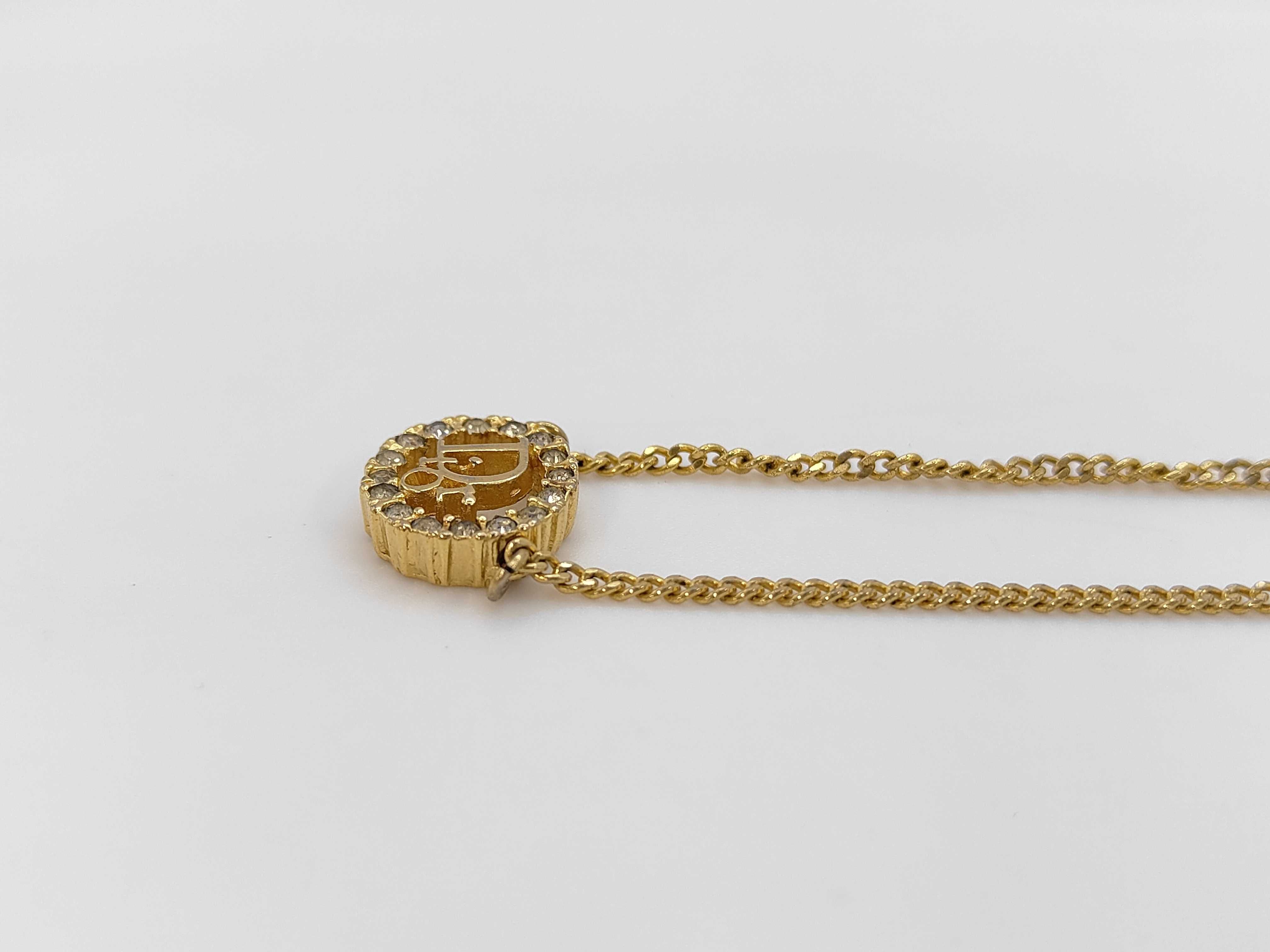 gold necklace — view 2