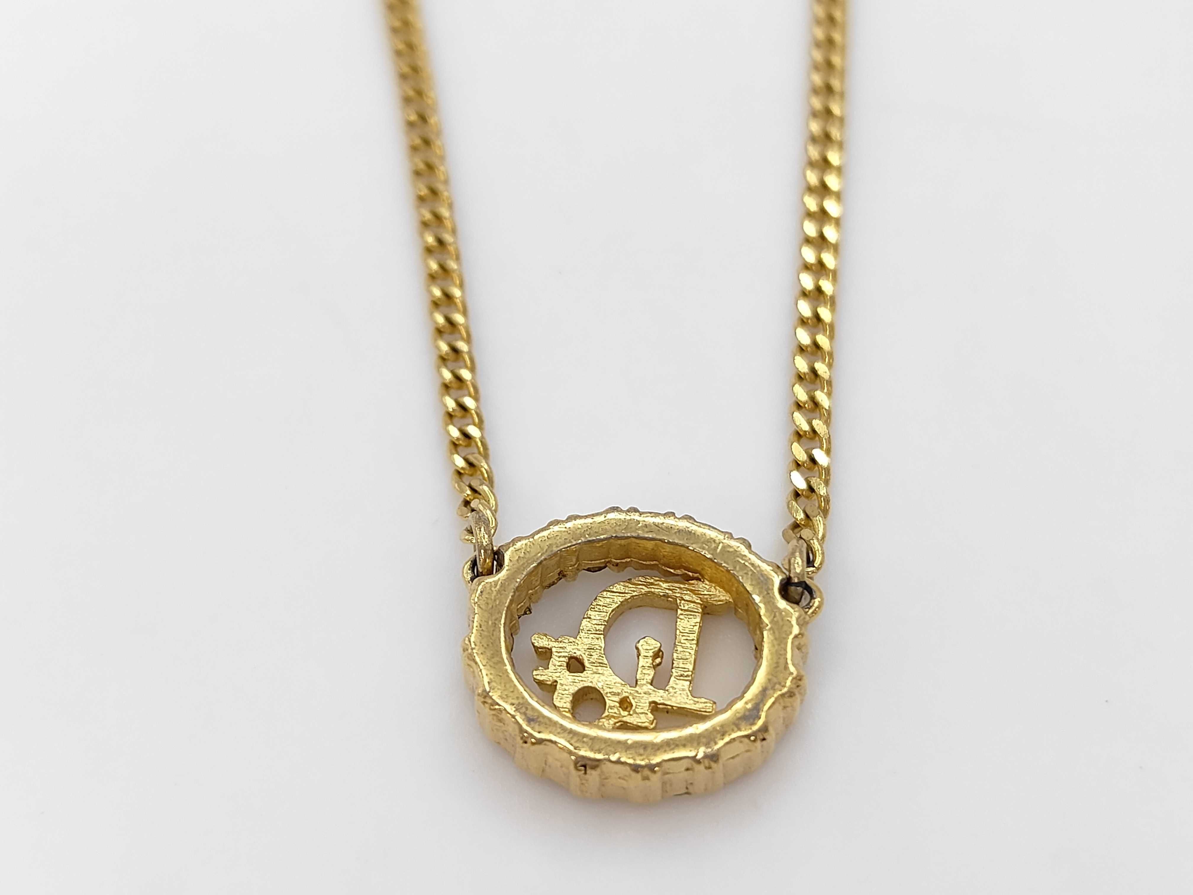 gold necklace — view 4