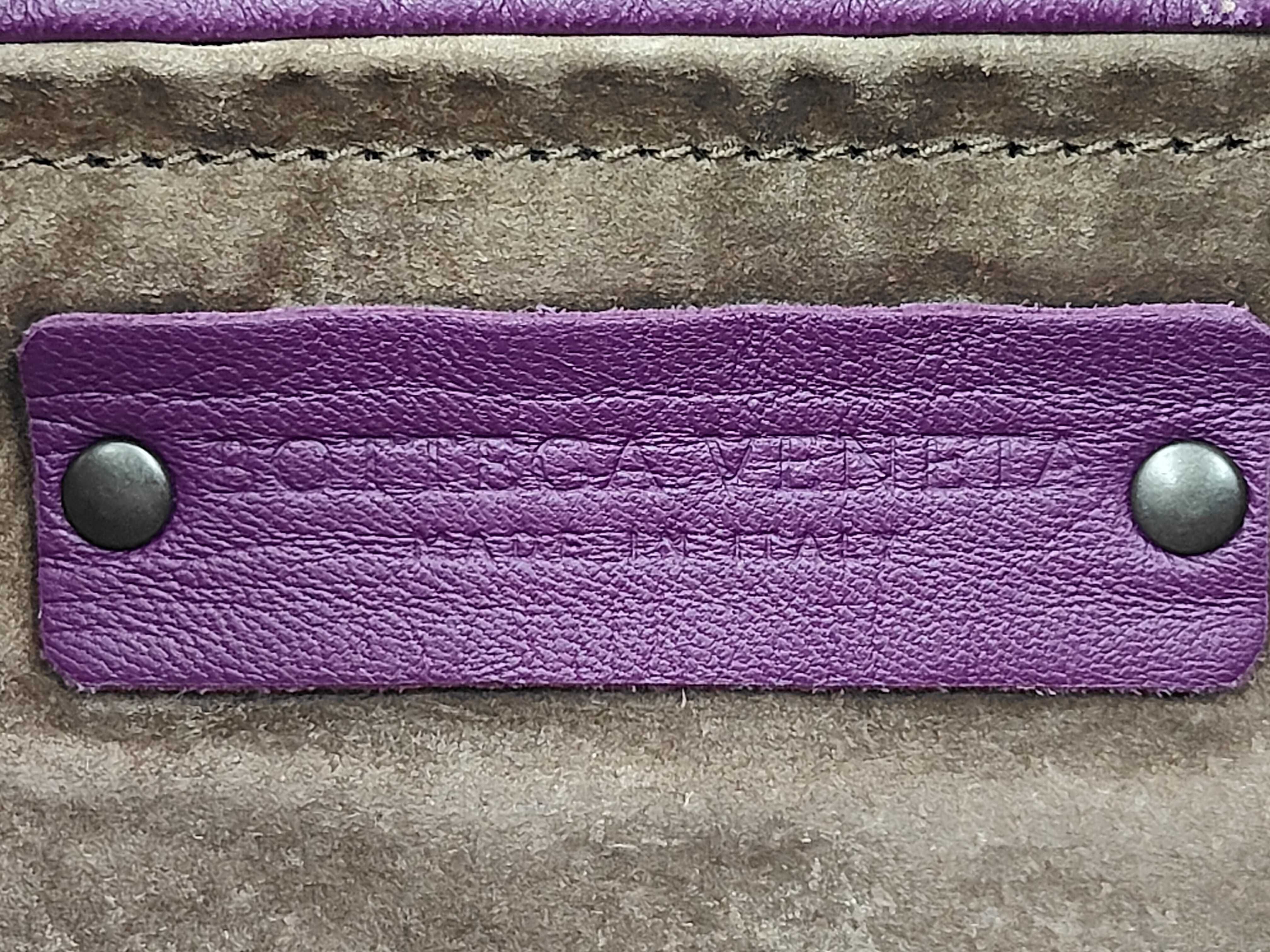 Intrecciato Leather Shoulder Bag — view 10