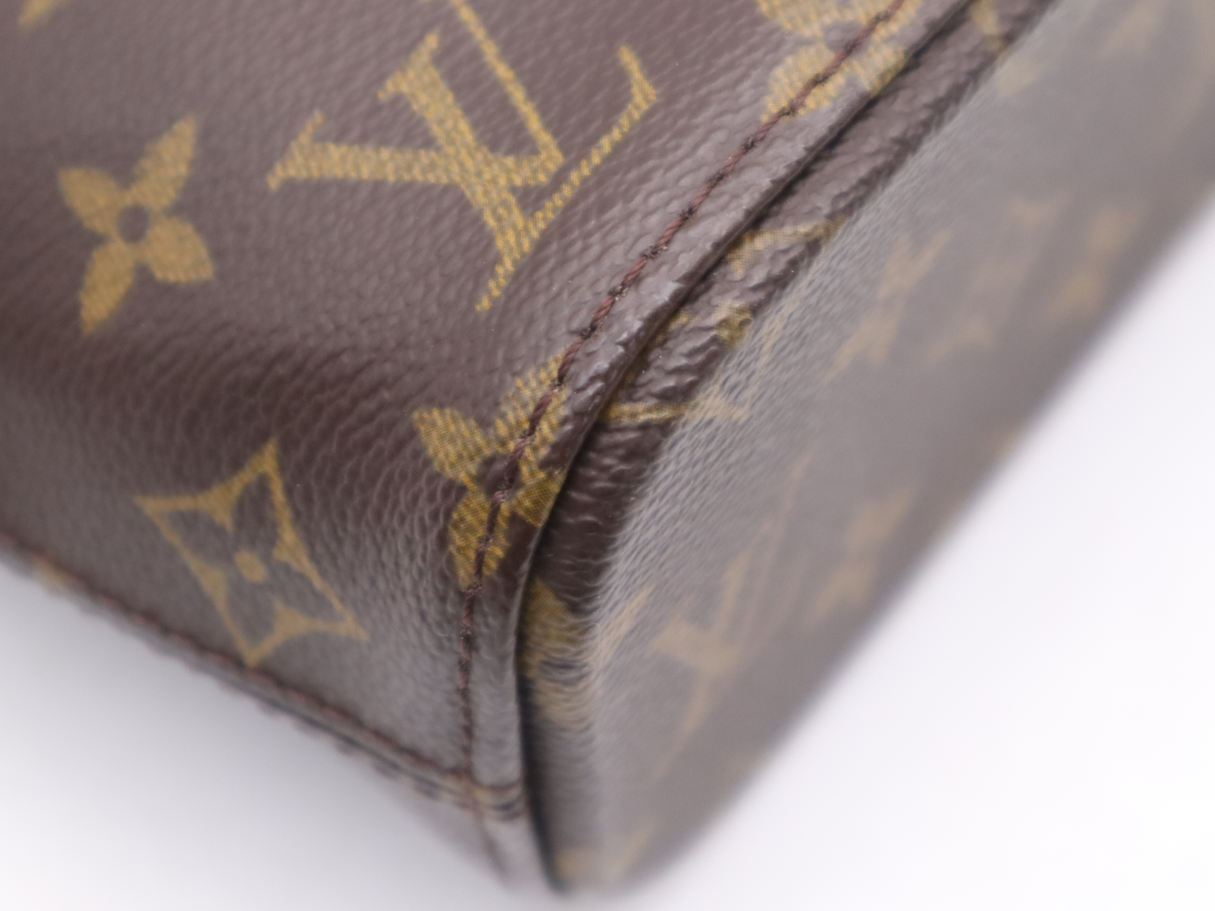 M51172 Monogram Vavin PM Handbag — view 10