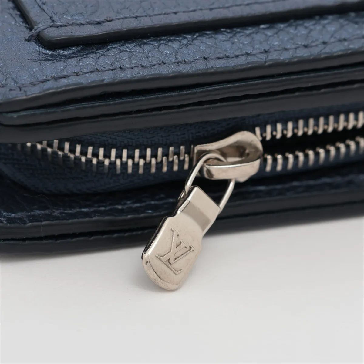 Monogram Empreinte Portefeuille Claire M80943 Metallic Blue Compact Wallet (RFID detected) — view 8