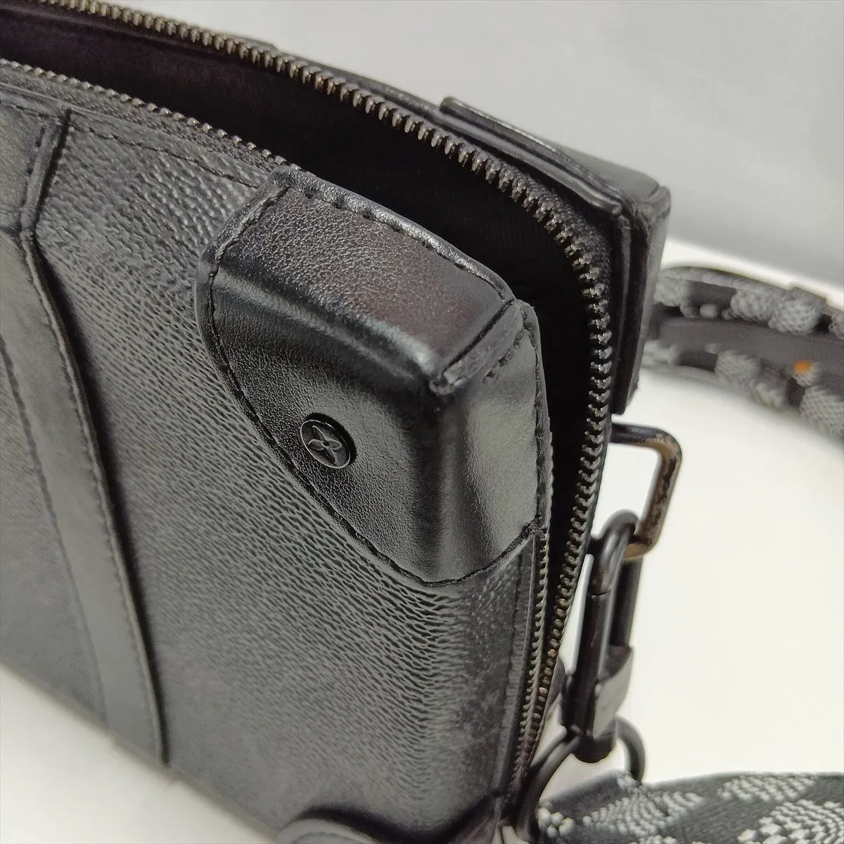 Monogram Eclipse Soft Trunk Wallet M69838 Black (Other model strap available, RFID detected) — view 8