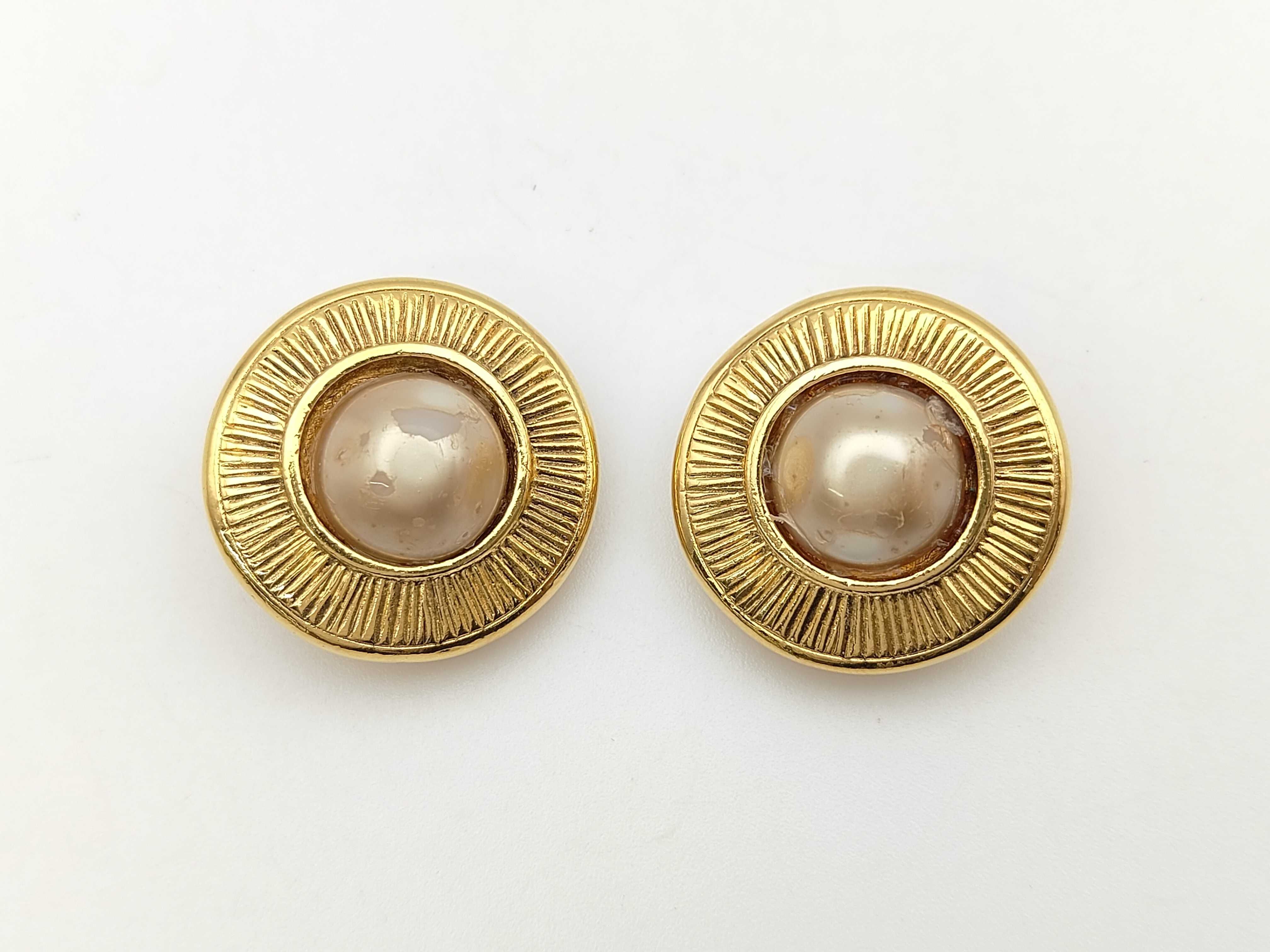 Round/Pearl/Come Mark Earrings