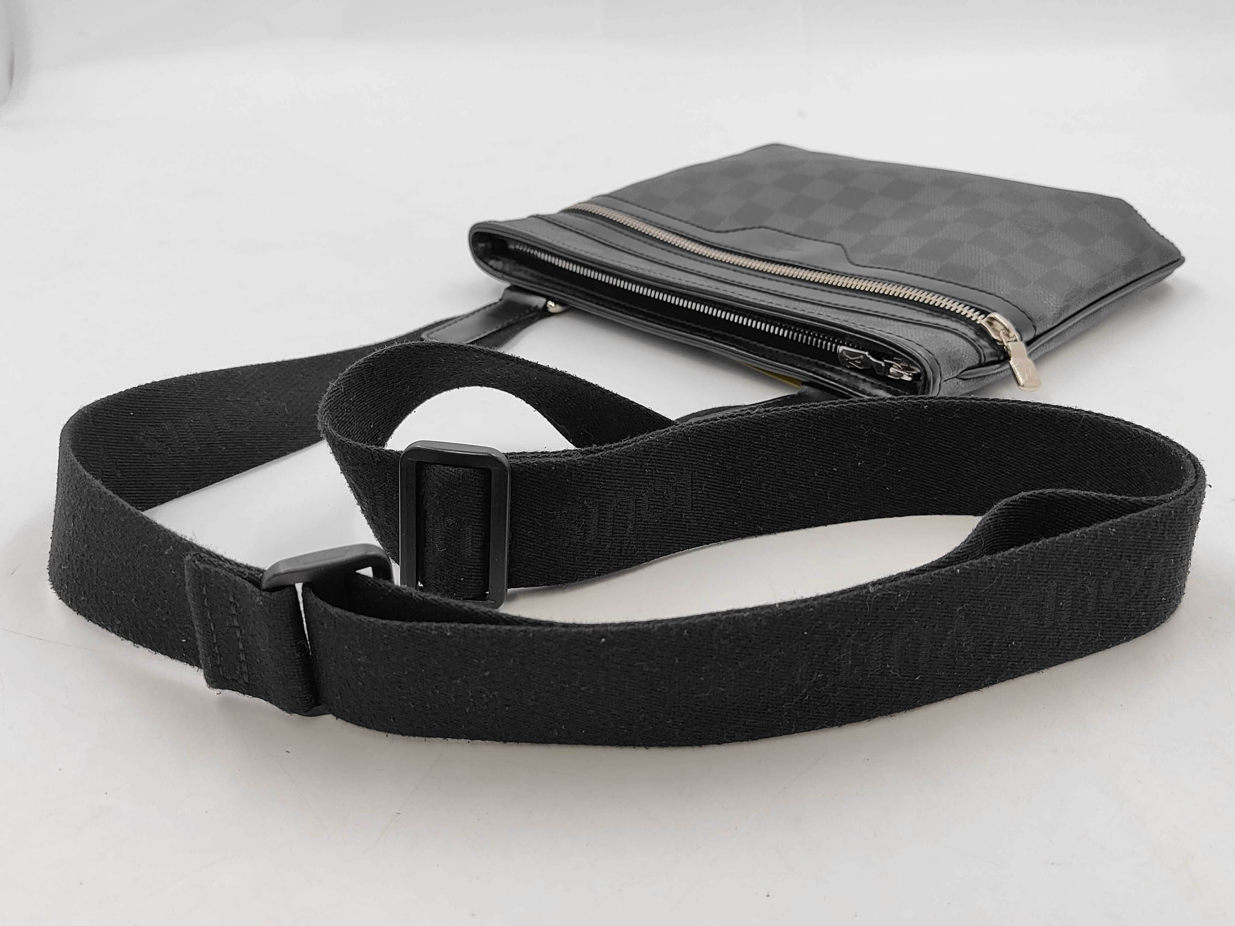 Damier Graphite Thomas N58028 Shoulder Bag — view 3