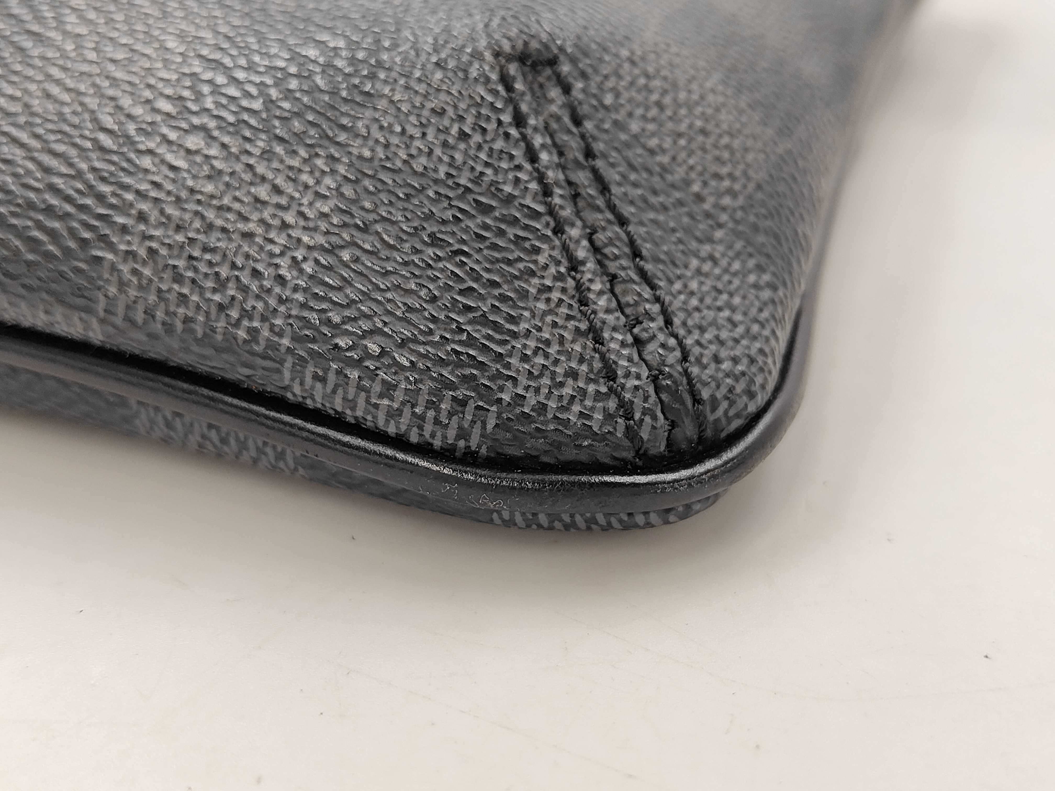 Damier Graphite Thomas N58028 Shoulder Bag — view 6