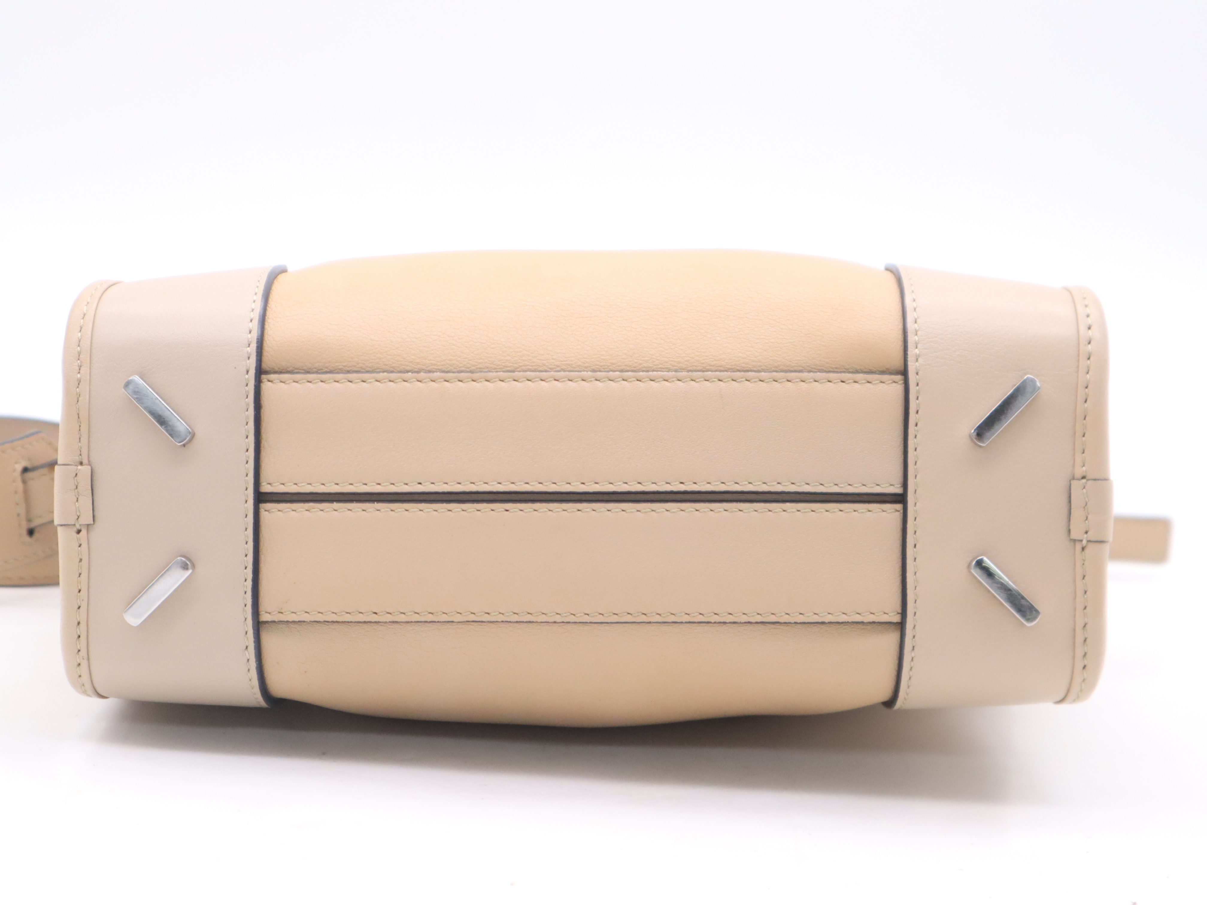 Leather Amazona 23 Handbag, Beige, Silver Hardware, with Shoulder Strap, Charm, and Dust Bag. — view 4