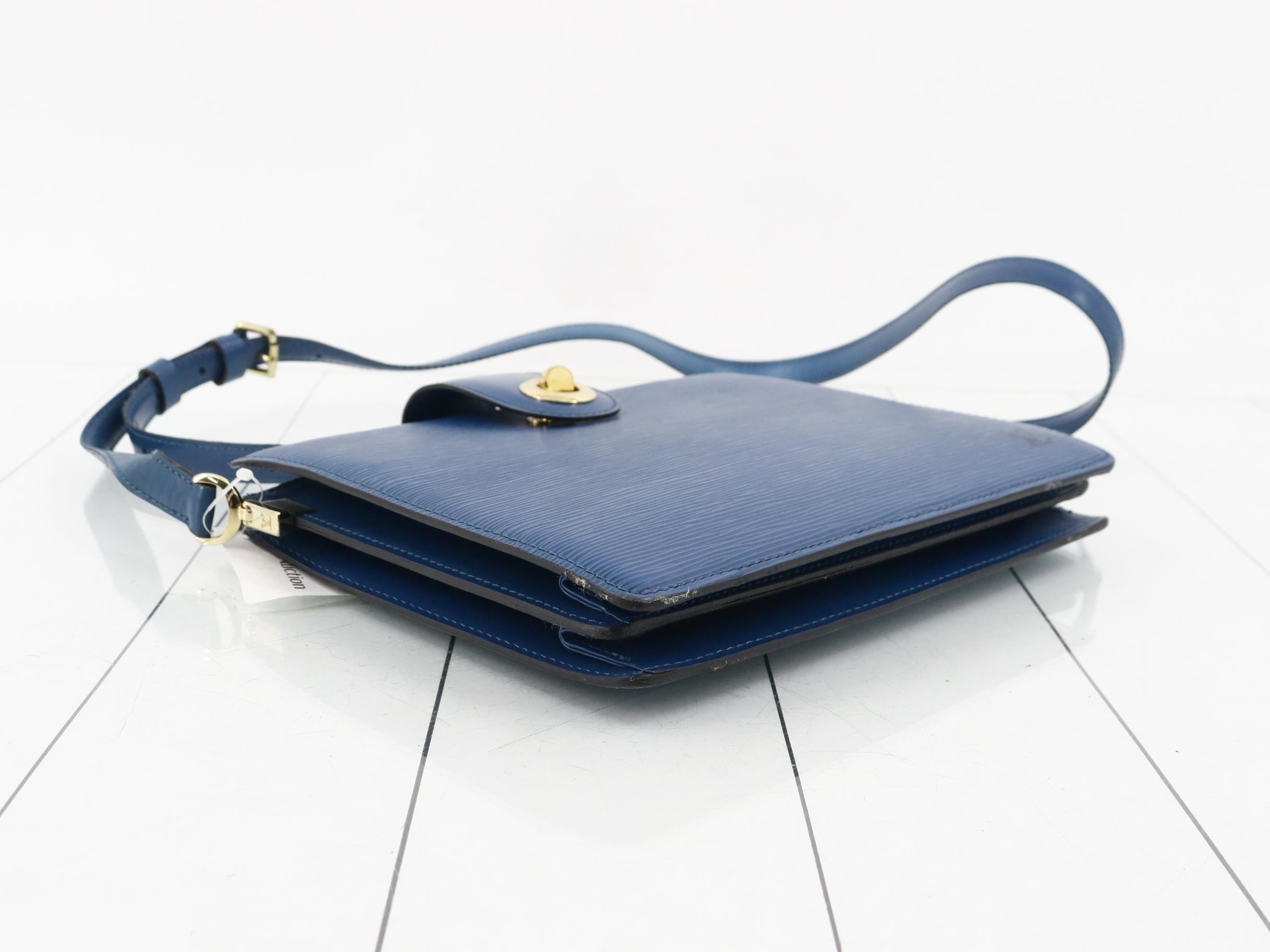 M52345 Capuchin Toledo Blue Shoulder Bag — view 5
