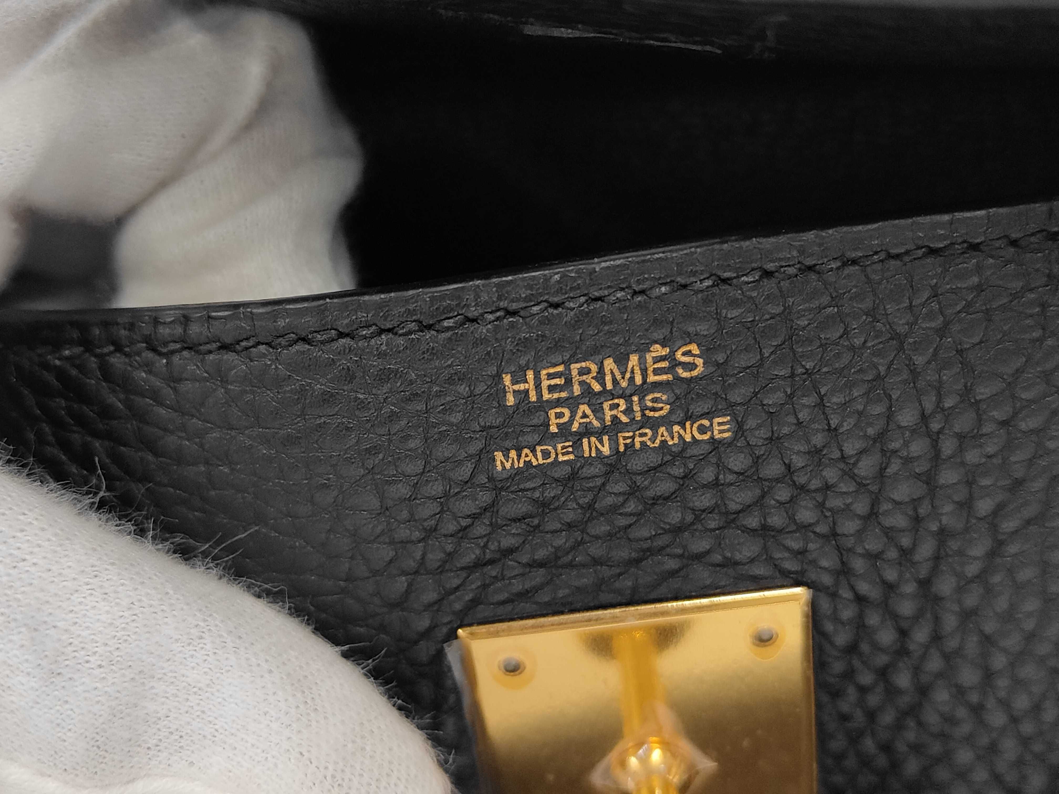 Birkin 30 Gold Hardware L Handbag — view 9