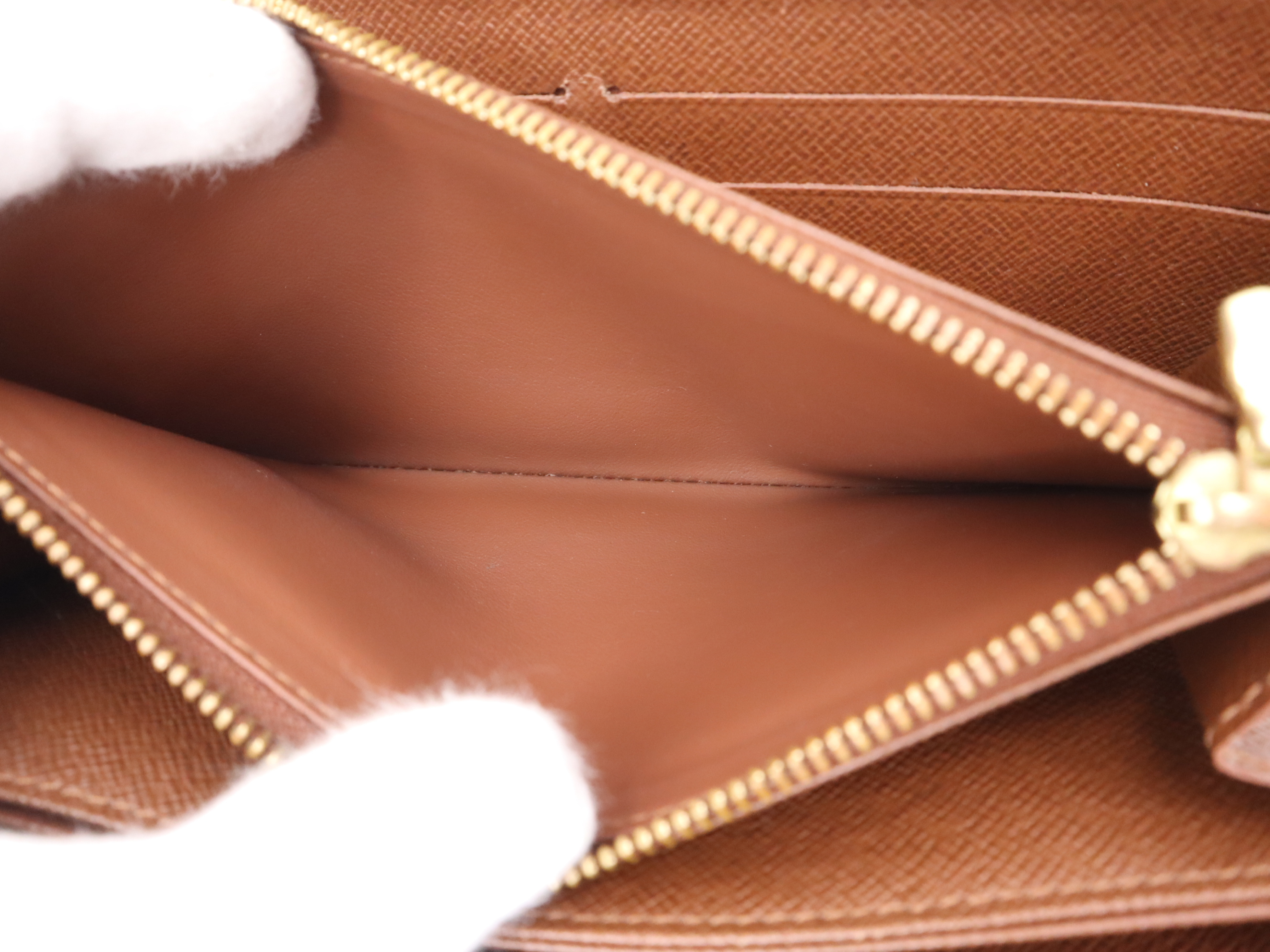 M42616 Monogram Zippy Wallet — view 10