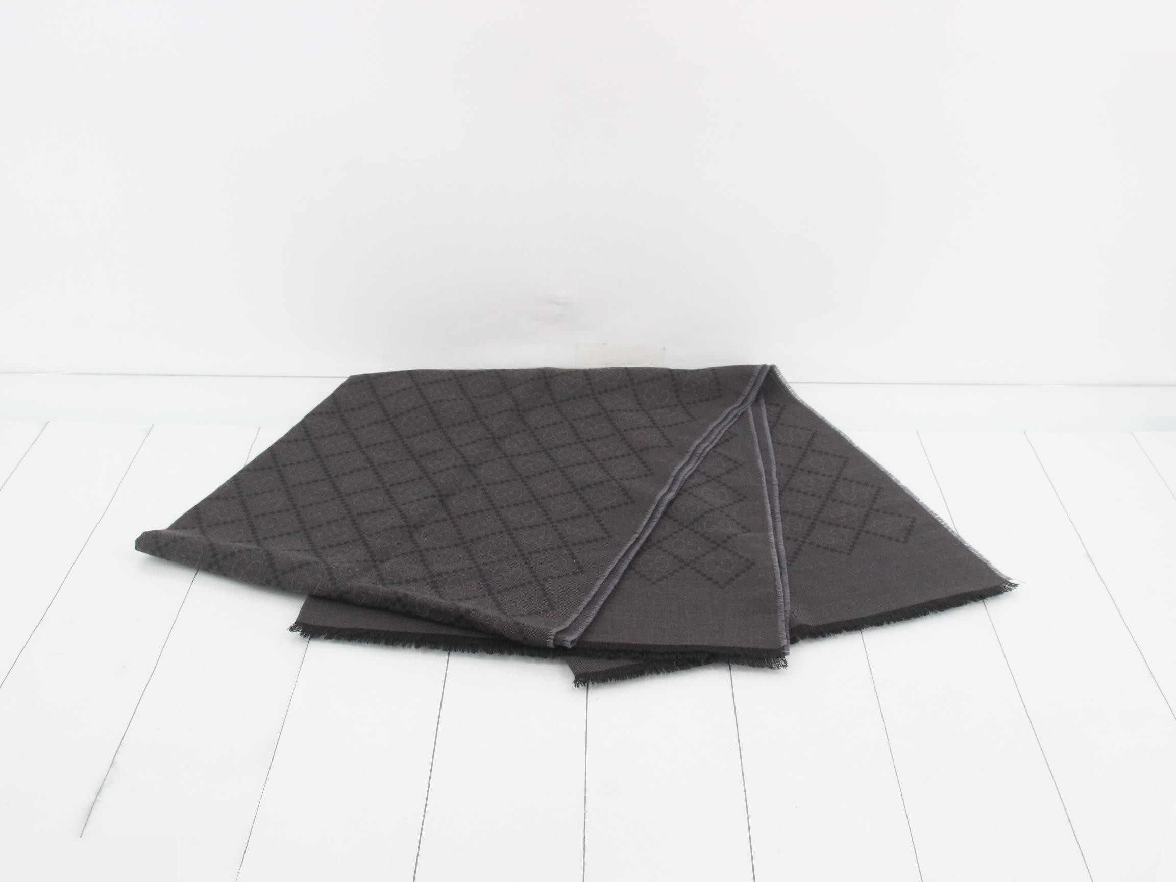 Interlocking Shawl/Stole, Silk/Wool — view 3