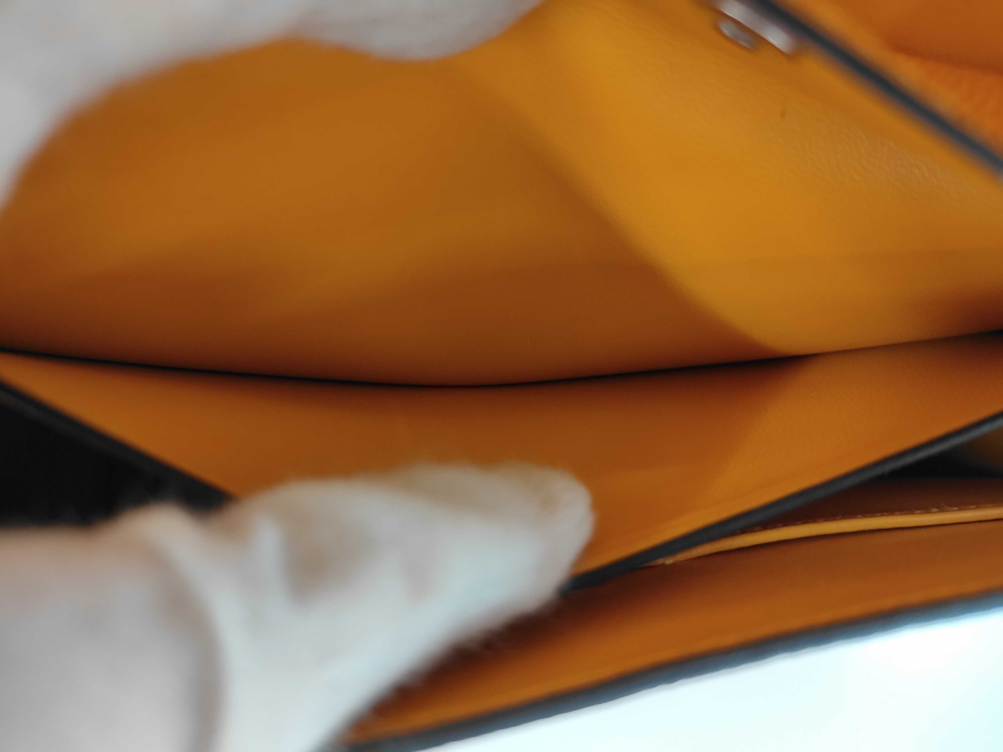 Veroux 23 Jaune Ambre Epsom Silver Shoulder Bag (A stamp) — view 11
