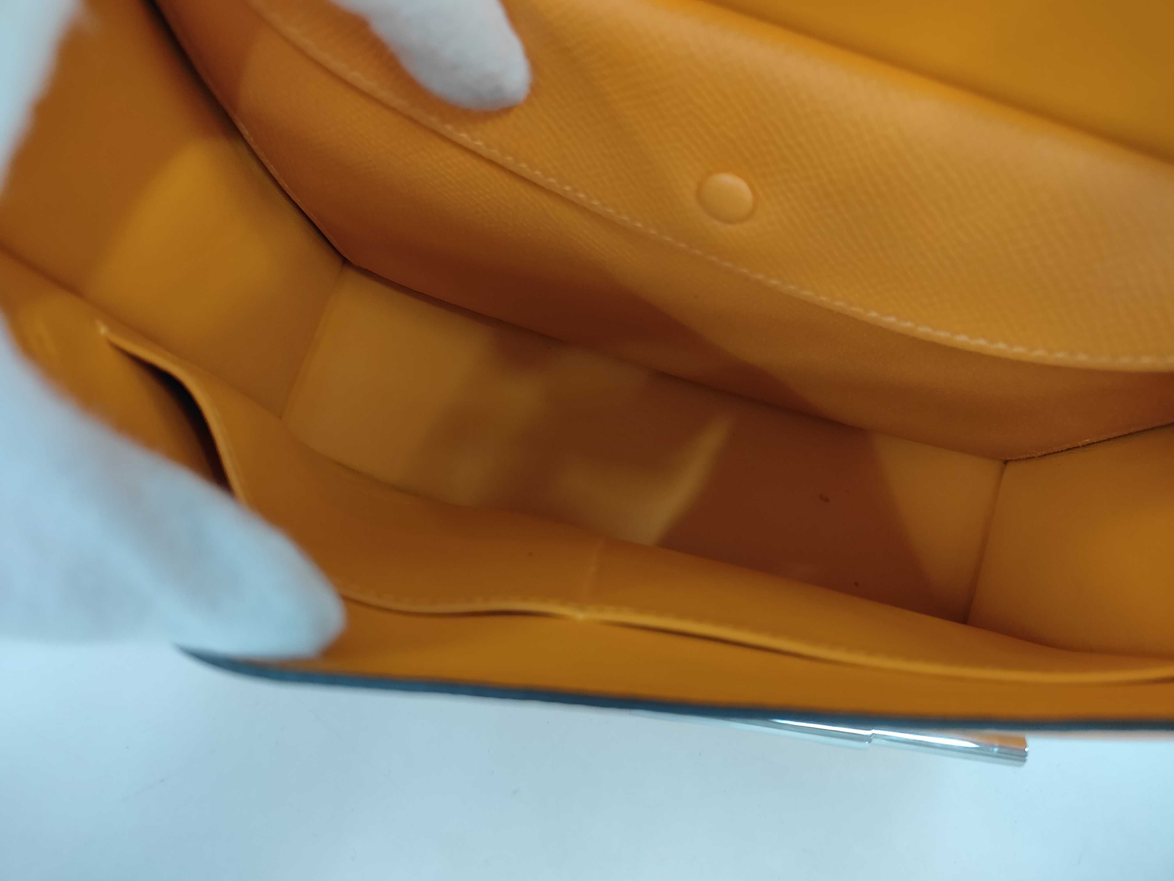 Veroux 23 Jaune Ambre Epsom Silver Shoulder Bag (A stamp) — view 10