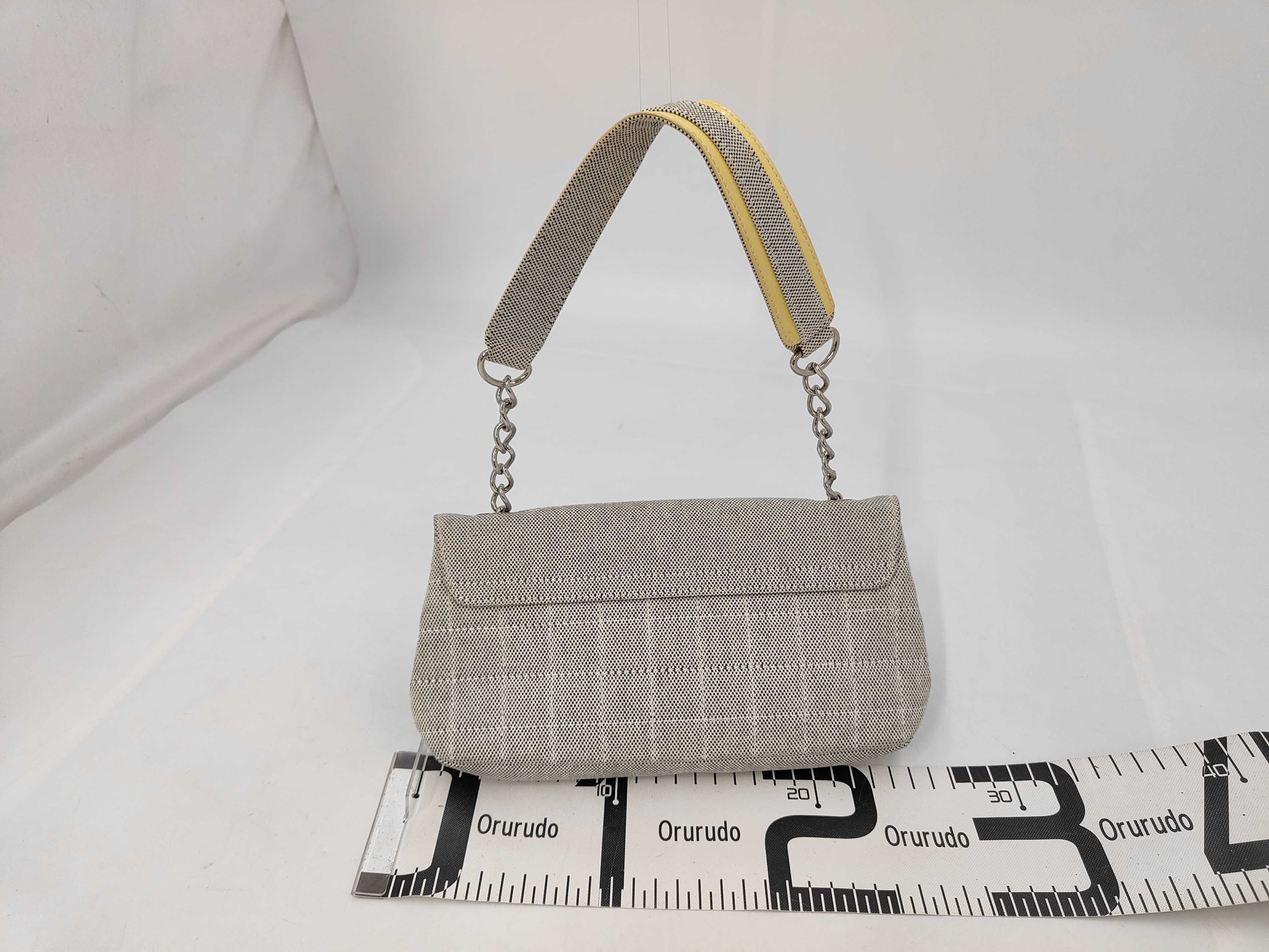 Camellia No. 5 Chain Shoulder Handbag — view 2