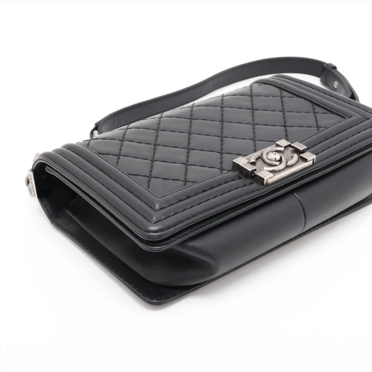 Boy Chanel 25 Lambskin Chain Shoulder Bag, Wild Stitch, Black, Gunmetal Hardware, 18200099, Serial Number 18, A67086 — view 4