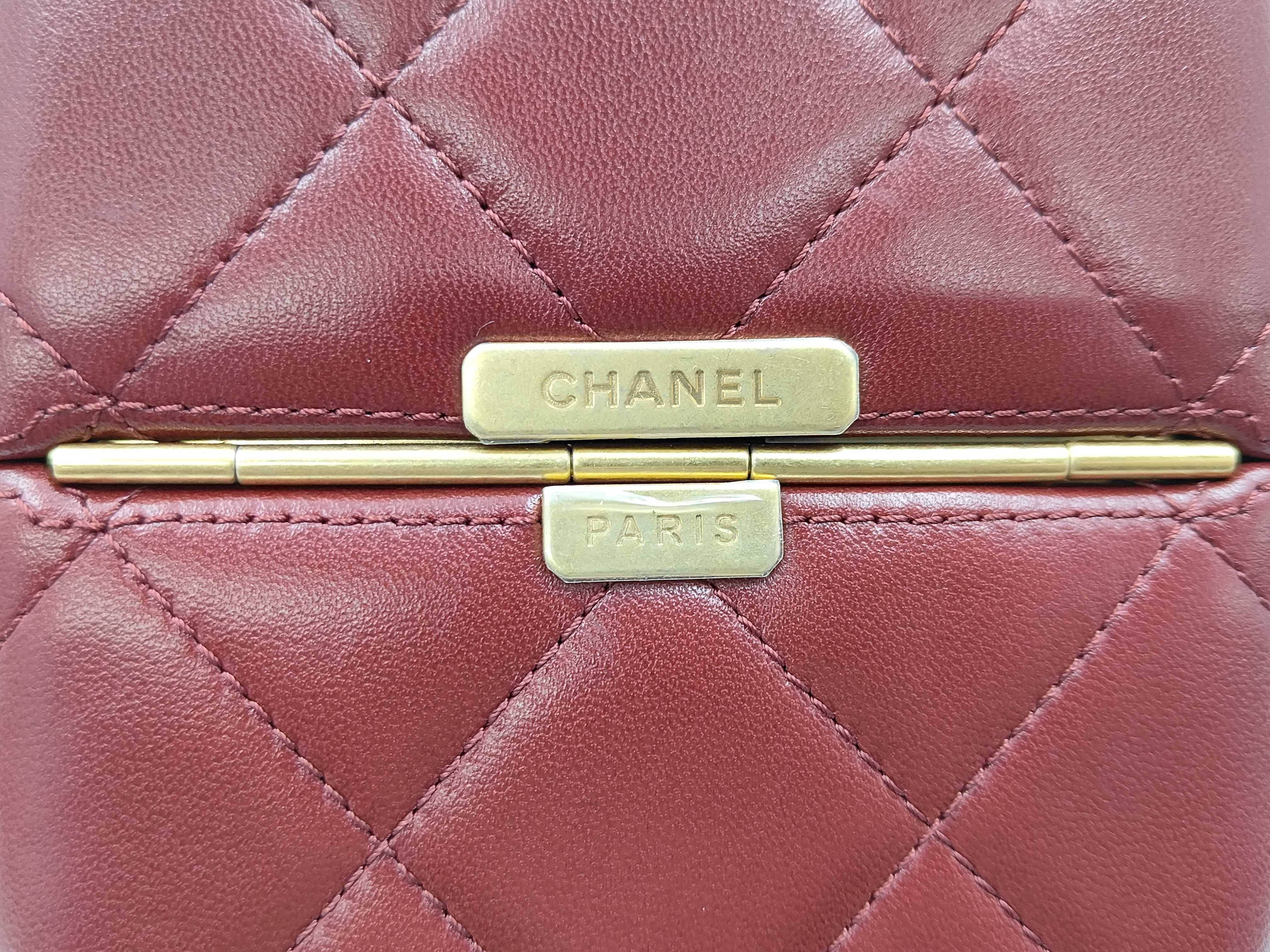Box Chain Shoulder Bag — view 13