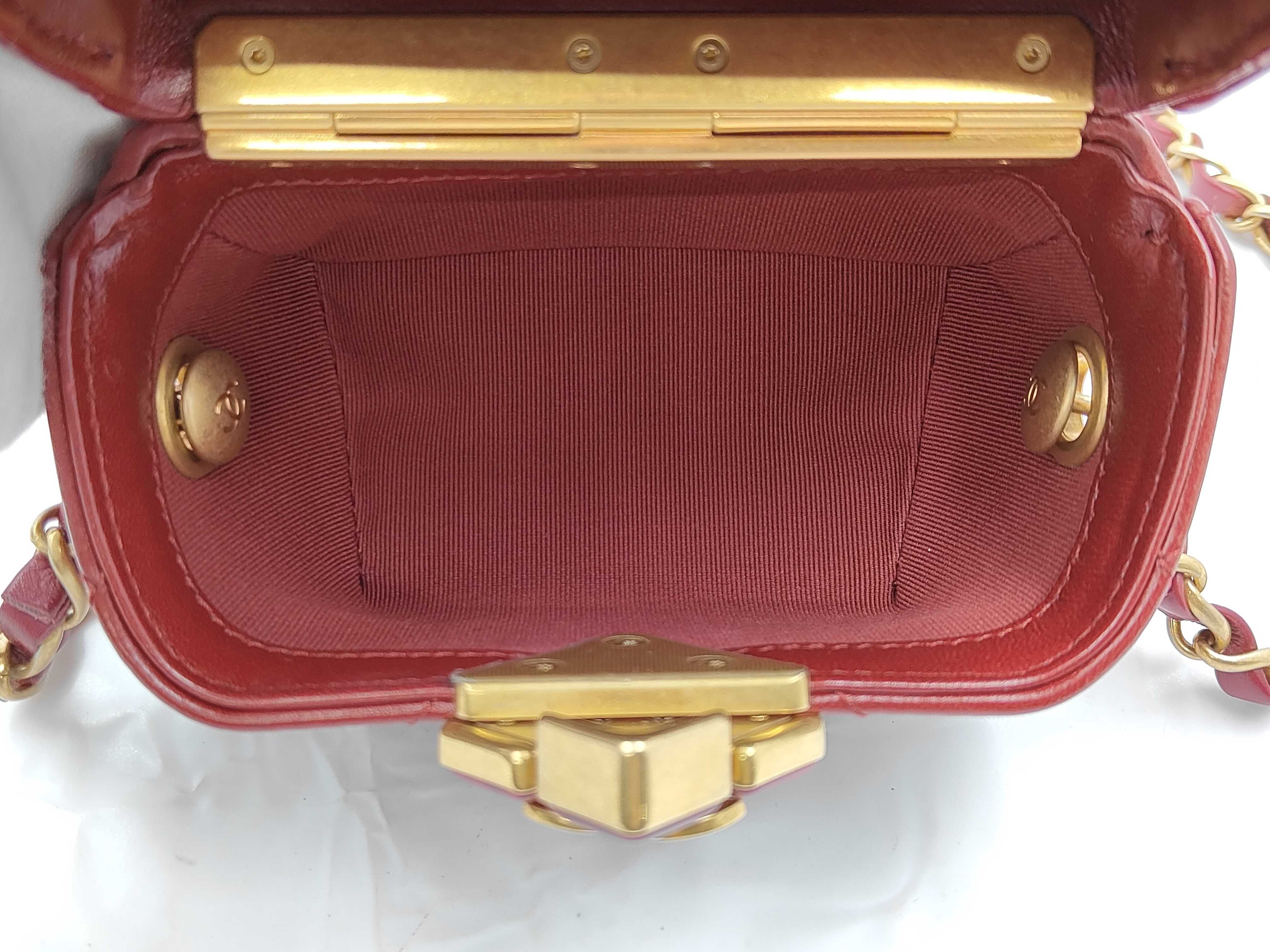 Box Chain Shoulder Bag — view 5