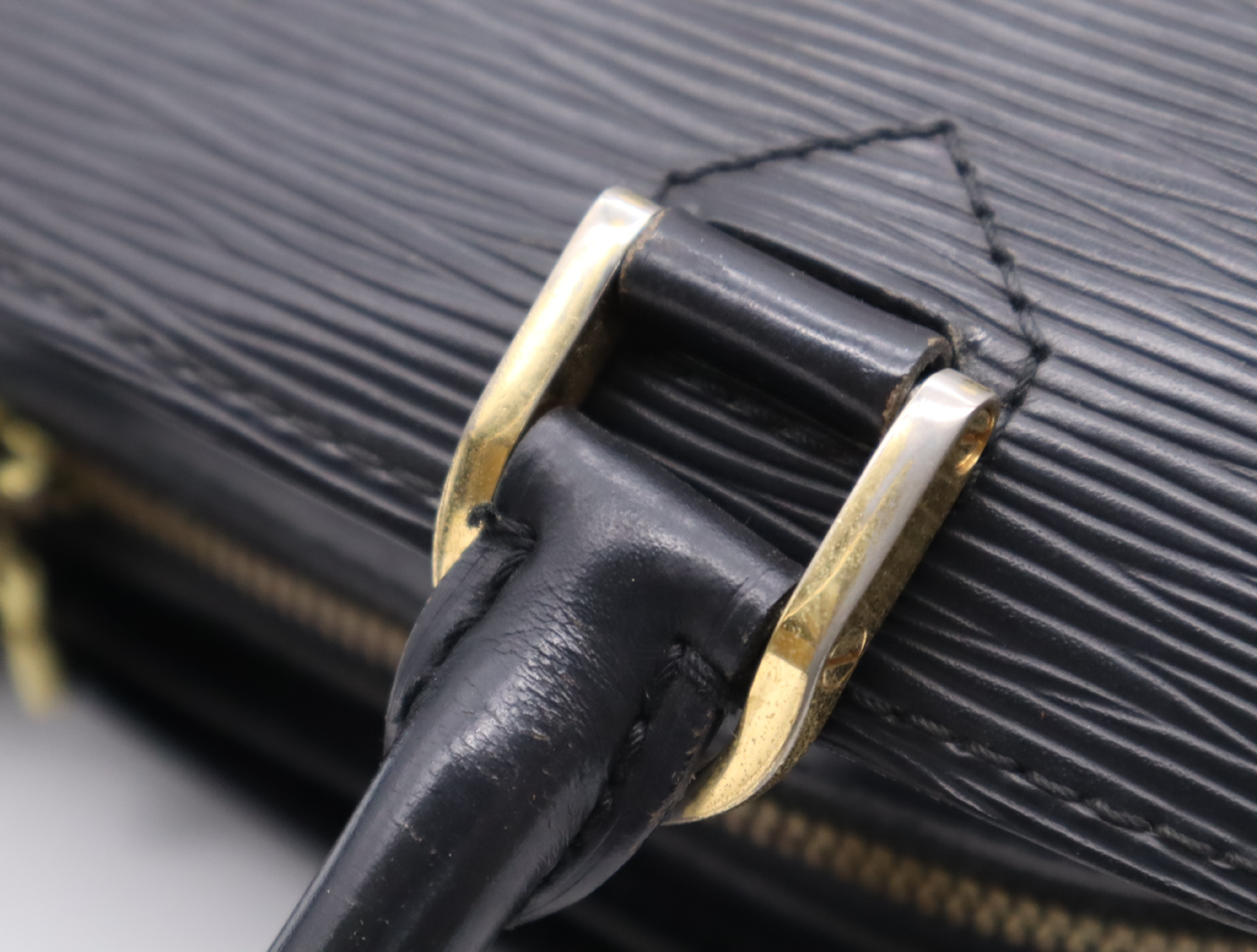M52052 Pont Neuf Noir Handbag — view 10