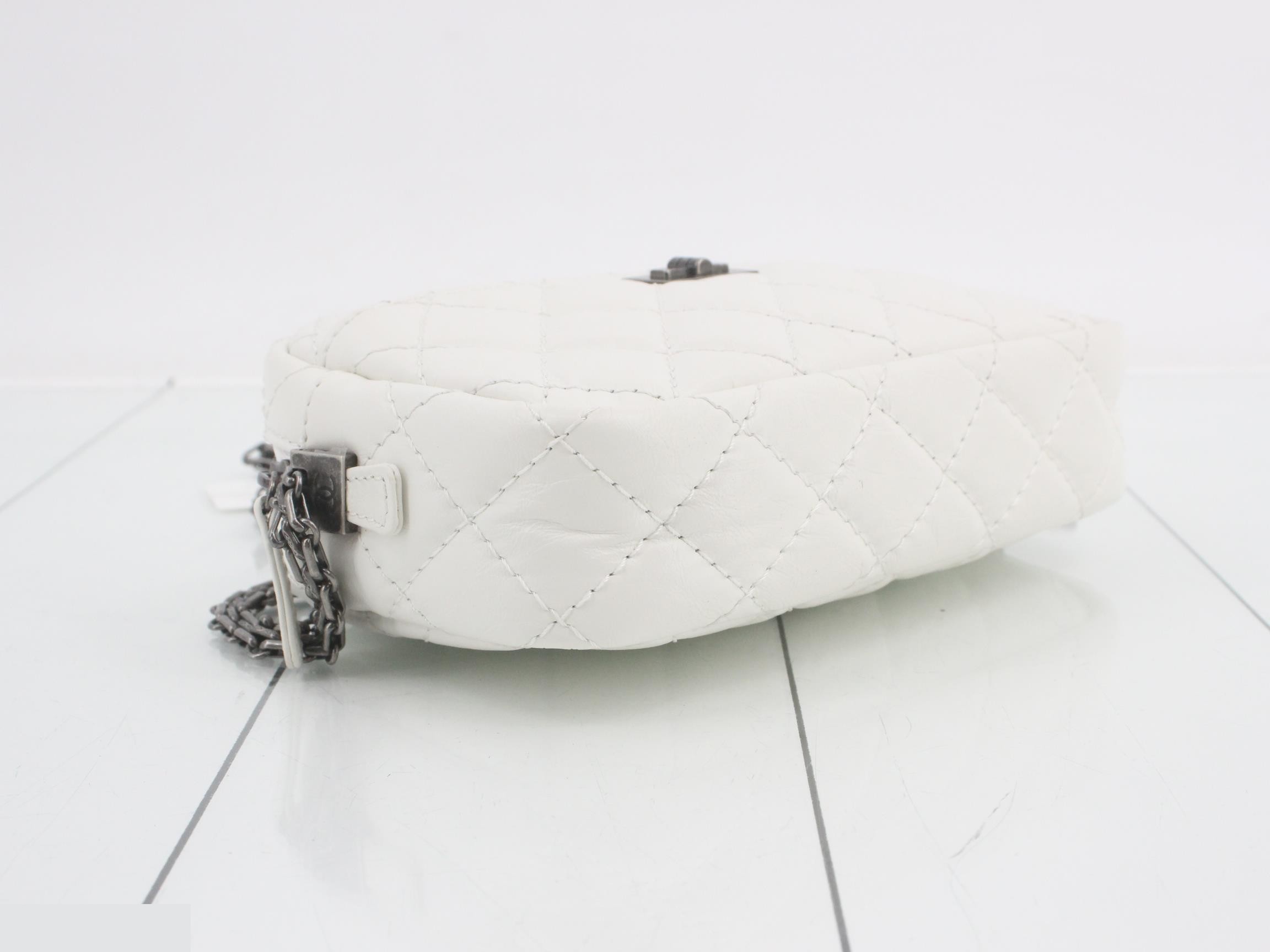 Item No. 25, 2.55, Chain Shoulder Bag — view 5