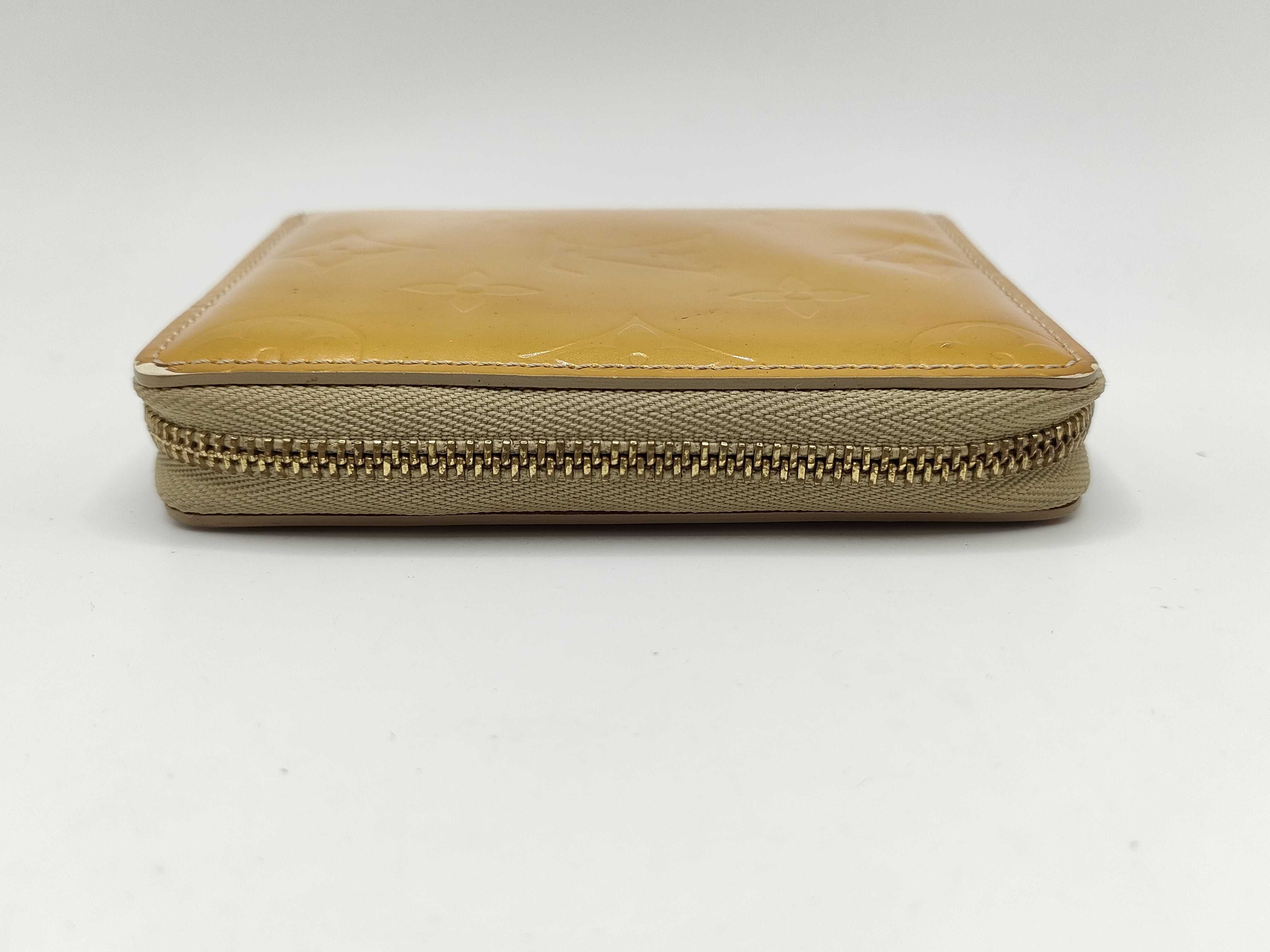 Vernis Round Zipper Bi-fold Wallet — view 5