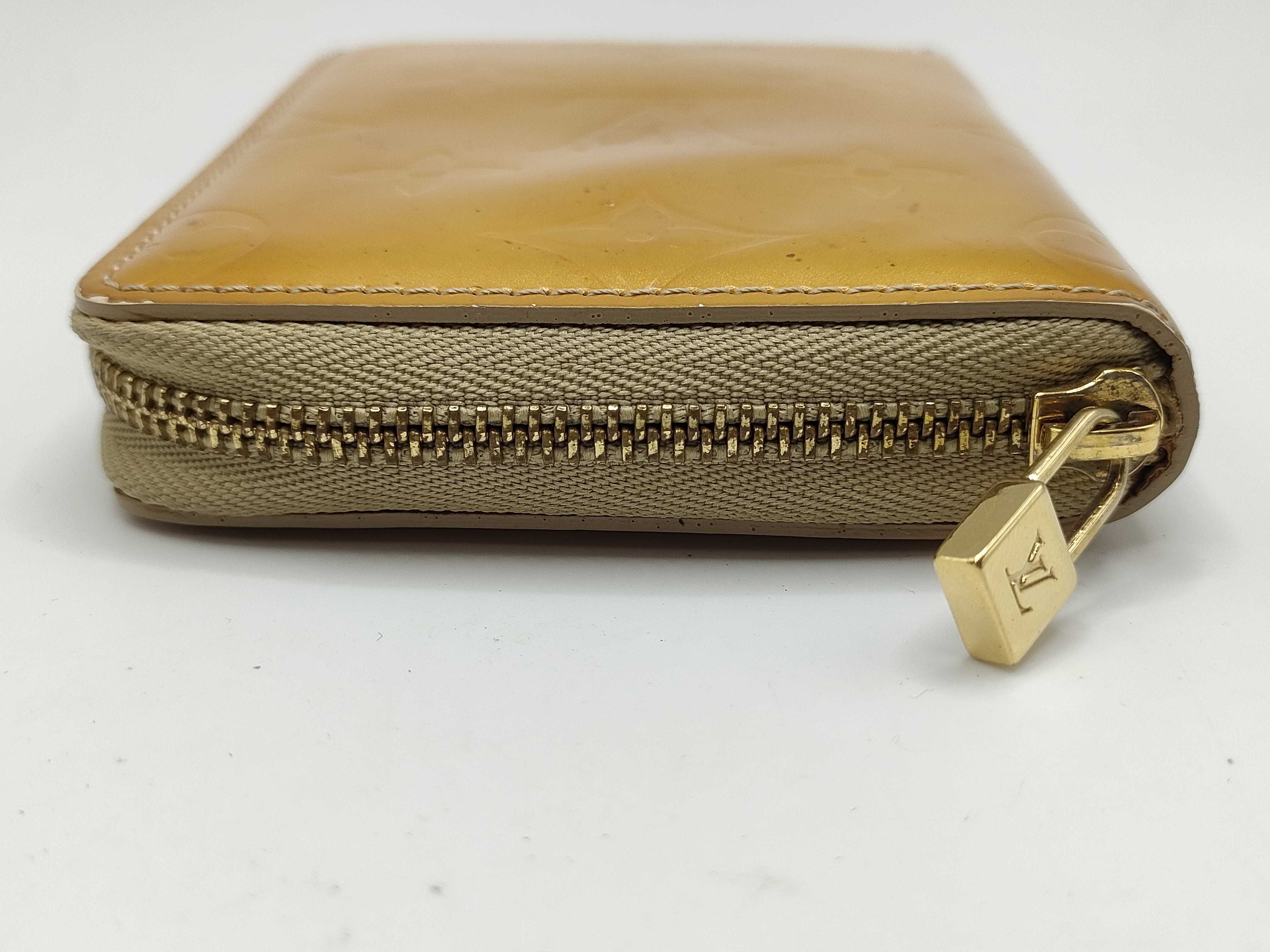 Vernis Round Zipper Bi-fold Wallet — view 6