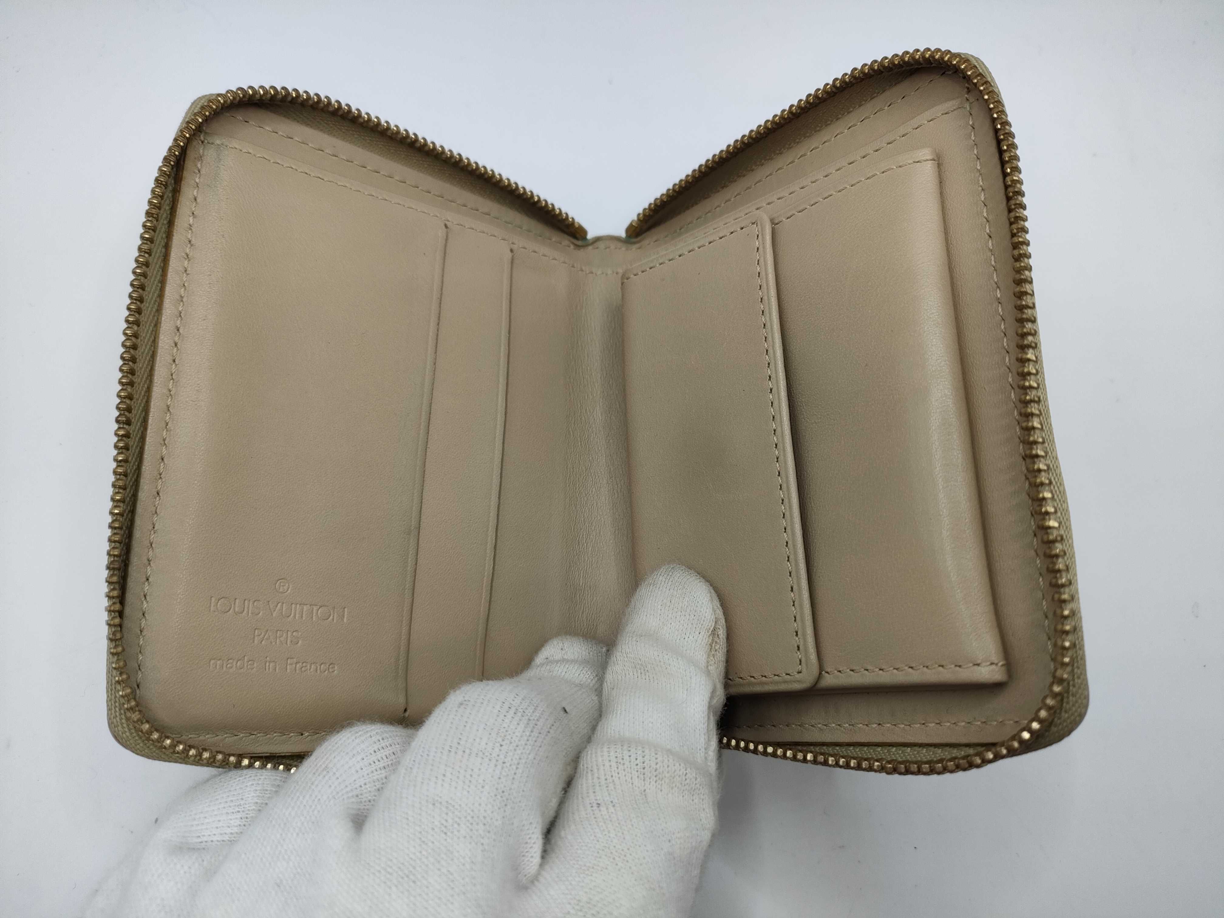 Vernis Round Zipper Bi-fold Wallet — view 9