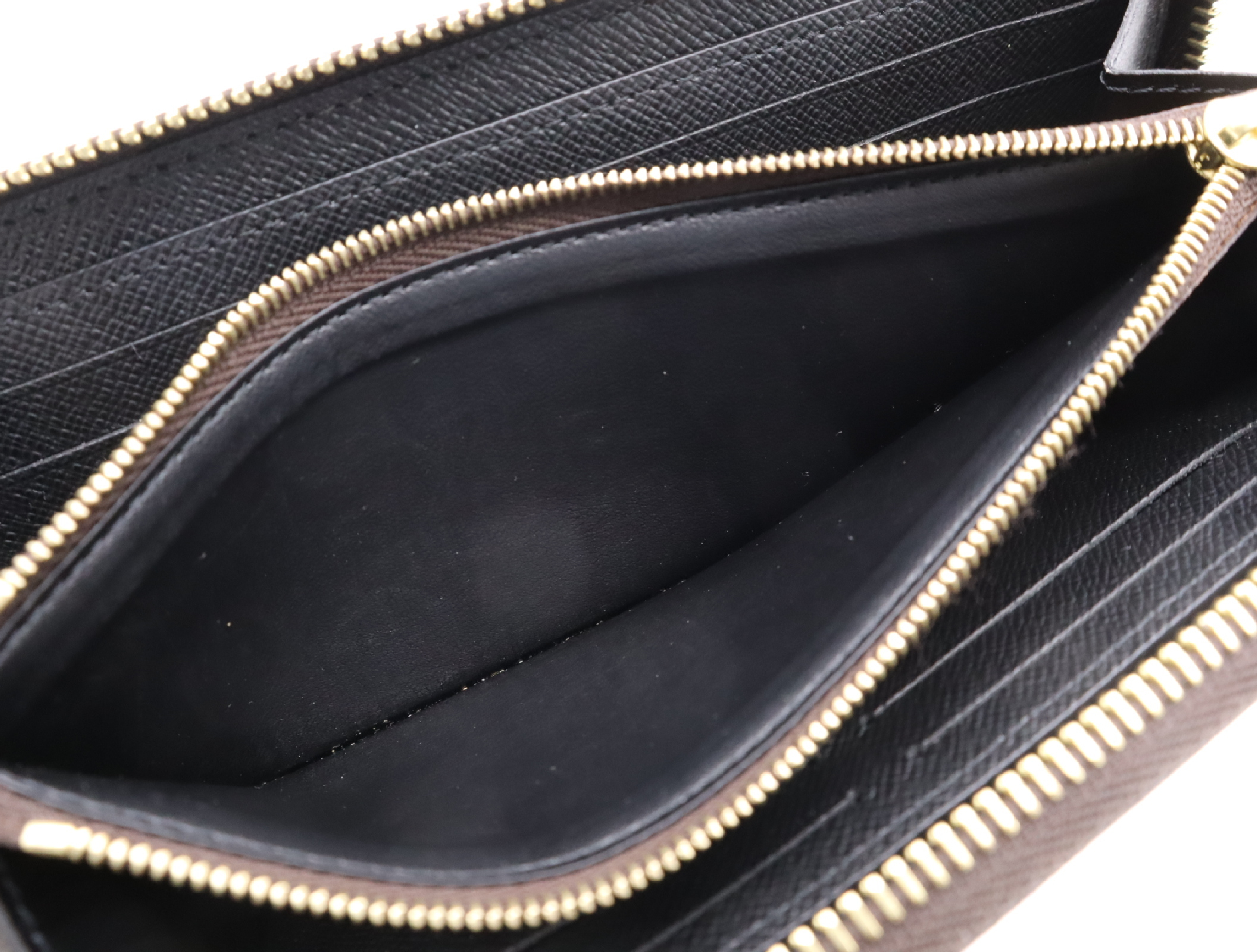 M82336 Reverse Portefeuille Clemence Wallet with Dust Bag, RFID Tested. — view 11