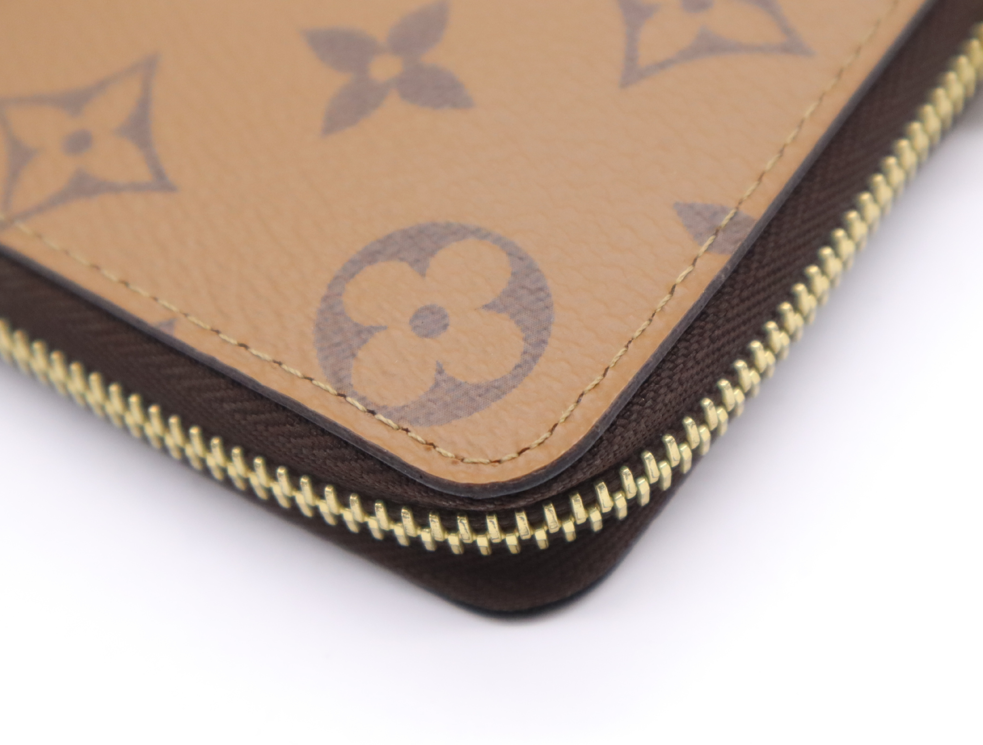 M82336 Reverse Portefeuille Clemence Wallet with Dust Bag, RFID Tested. — view 9