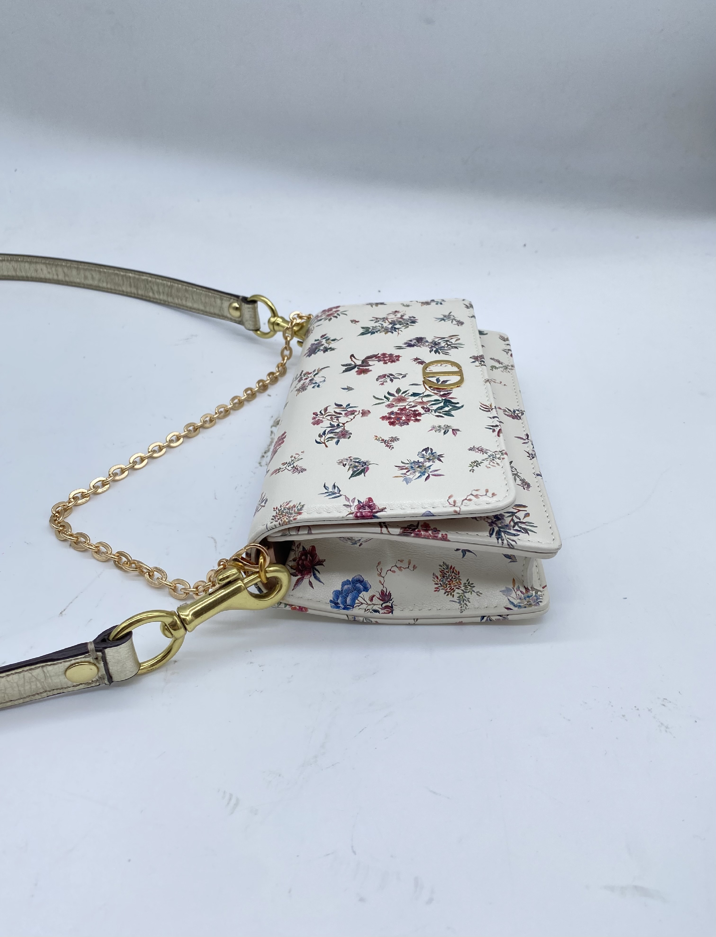 Caro Shoulder Wallet Shoulder Bag — view 3