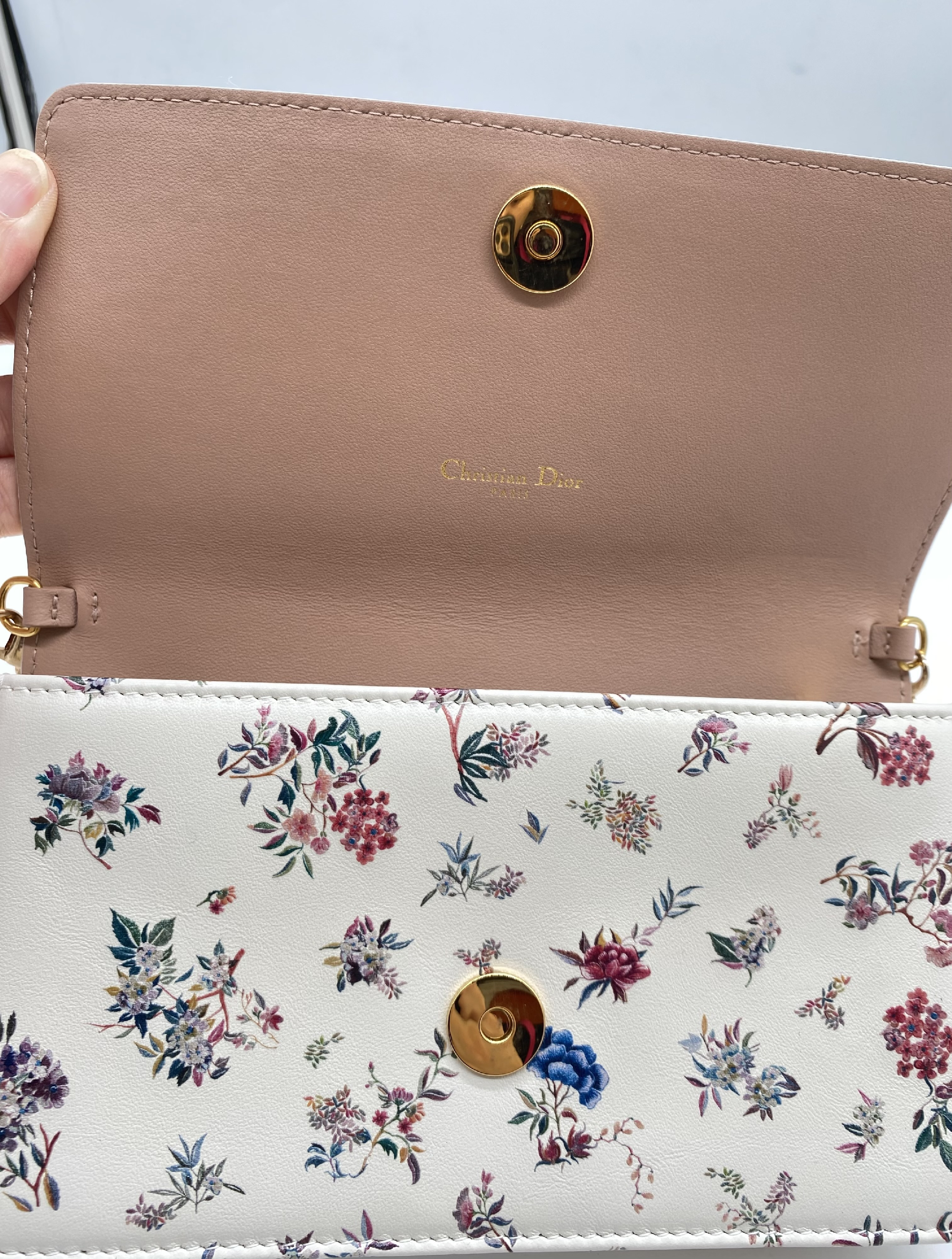 Caro Shoulder Wallet Shoulder Bag — view 6