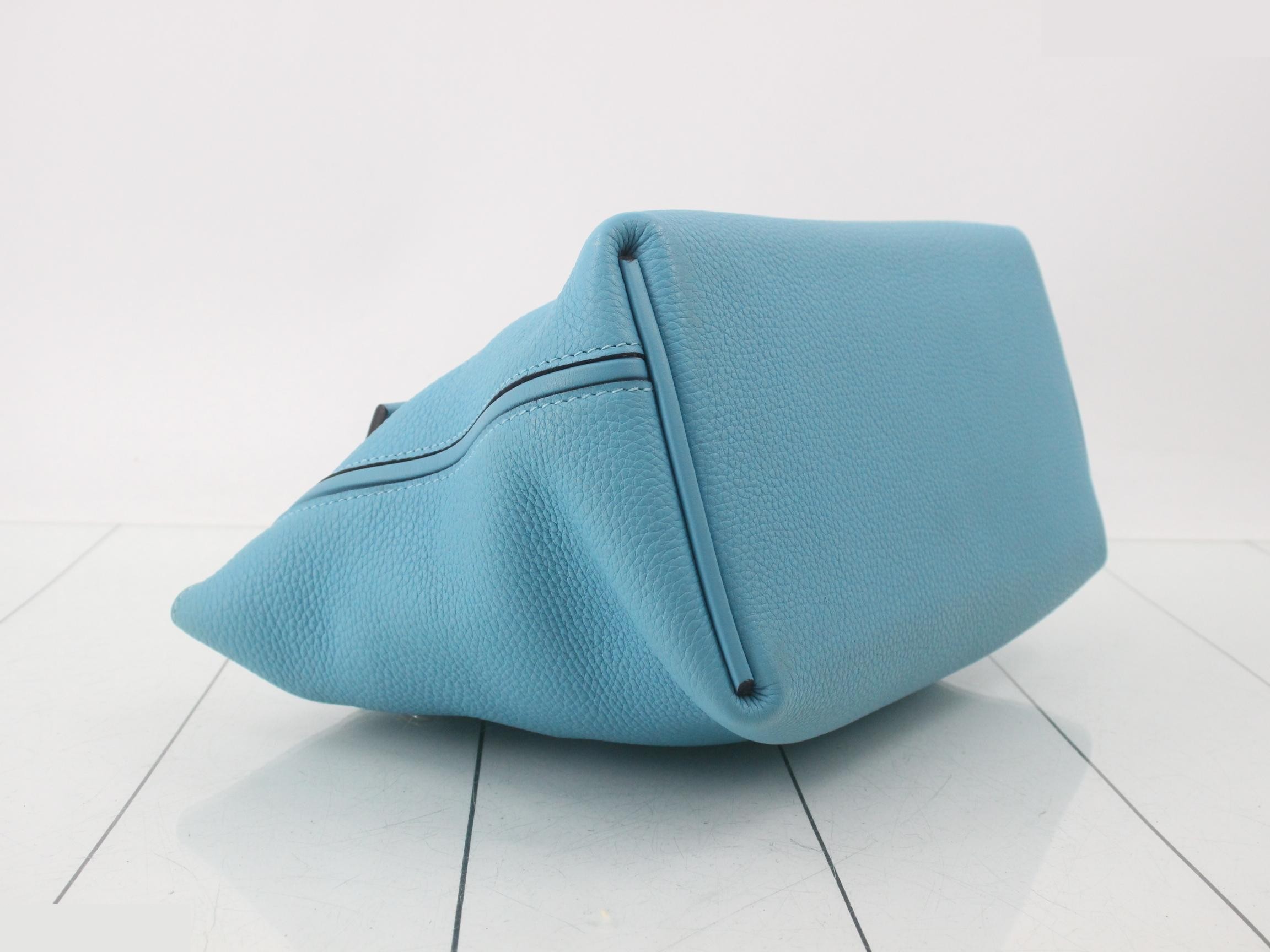Vanquatrième 24/24 Leather 2-Way Bag, D-stamp, Light Blue — view 5