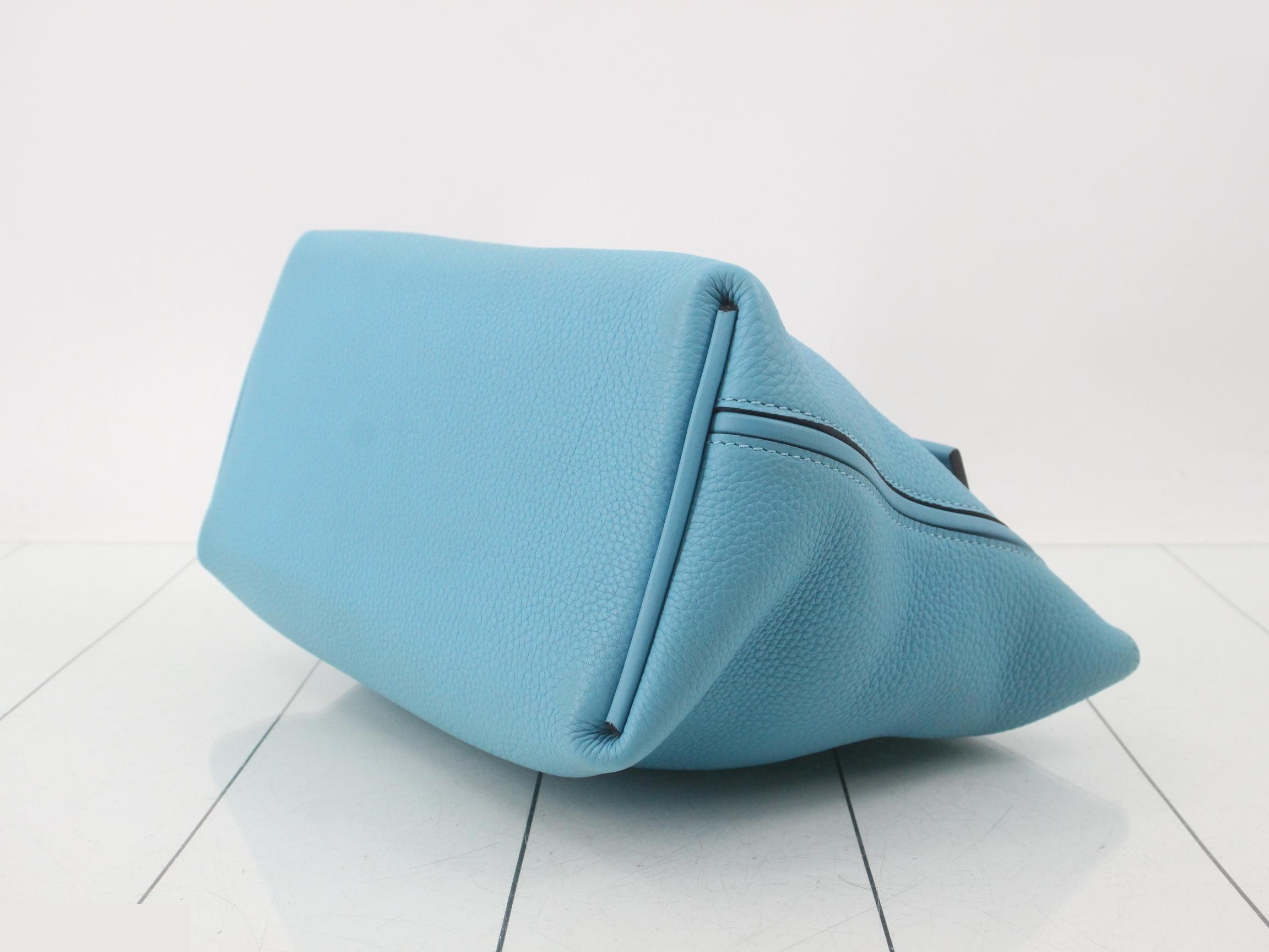 Vanquatrième 24/24 Leather 2-Way Bag, D-stamp, Light Blue — view 6