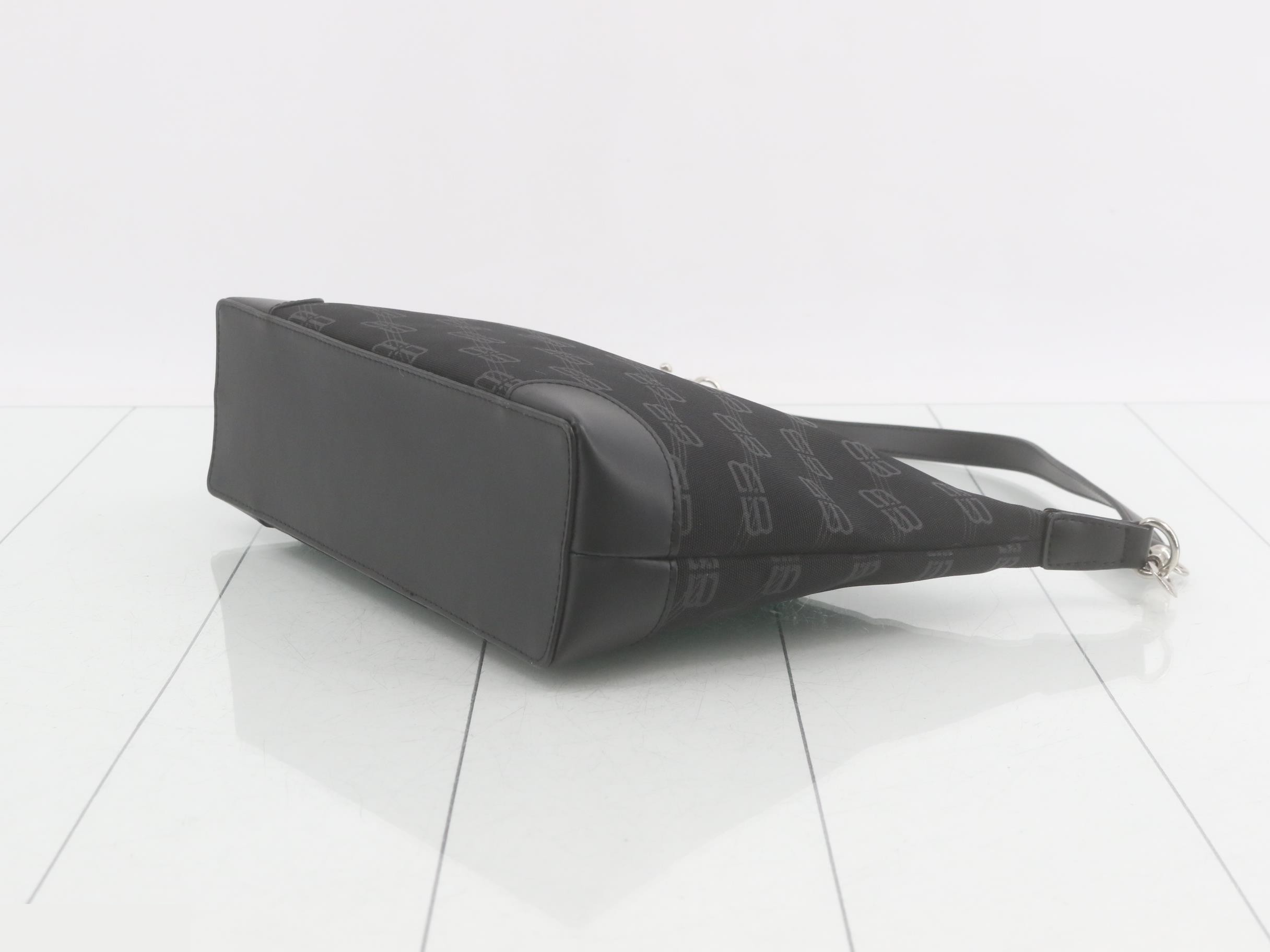 One-shoulder — view 6