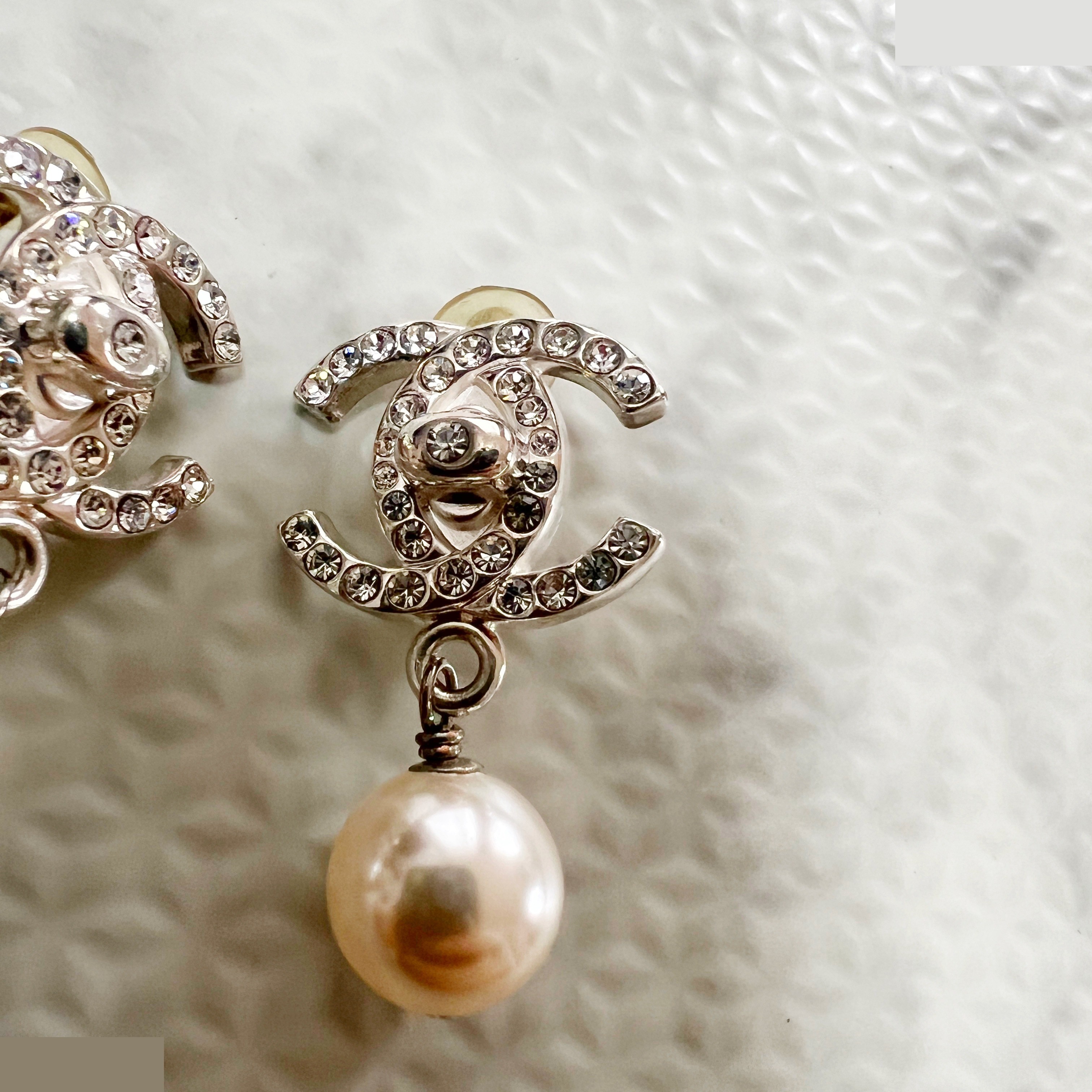 97P Turnlock Rhinestone Pearl Swing Earrings — view 3