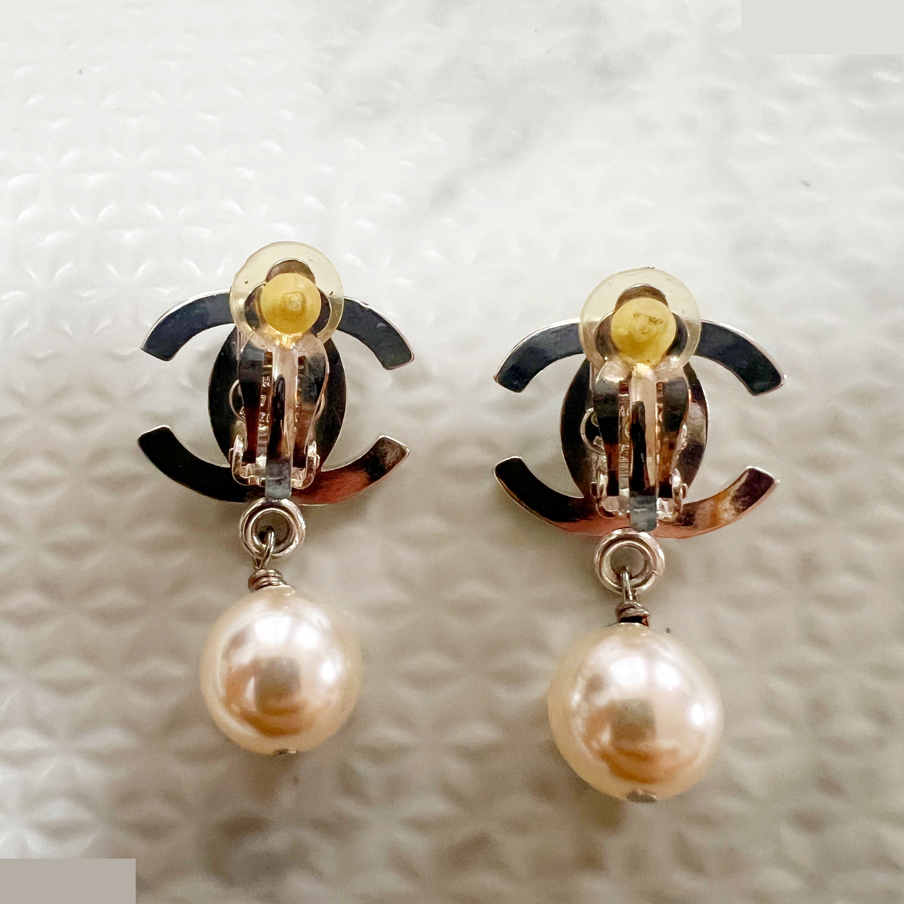 97P Turnlock Rhinestone Pearl Swing Earrings — view 5