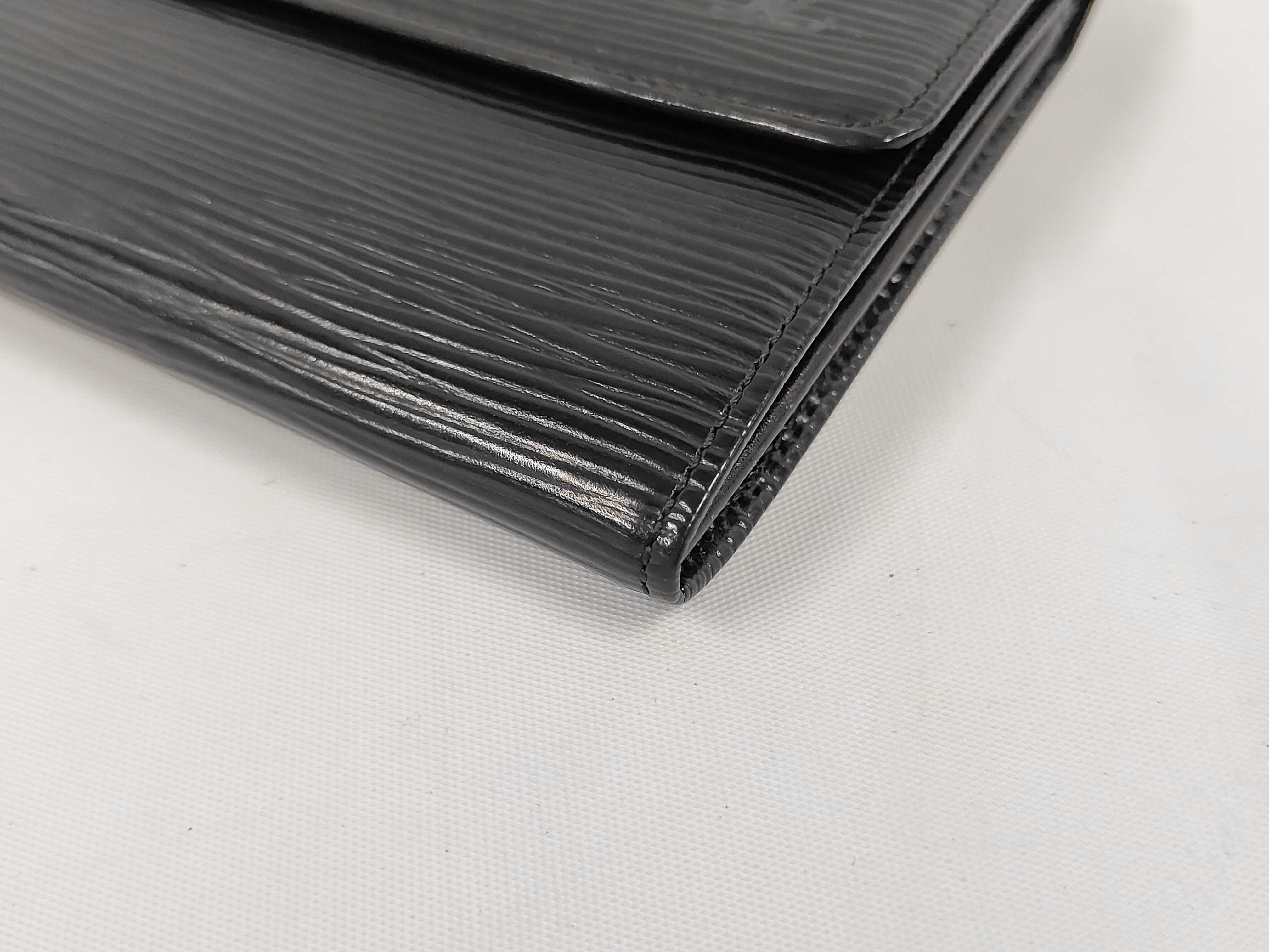 Epi Pochette Portemonnaie Credit Noir MI0991 Wallet — view 4
