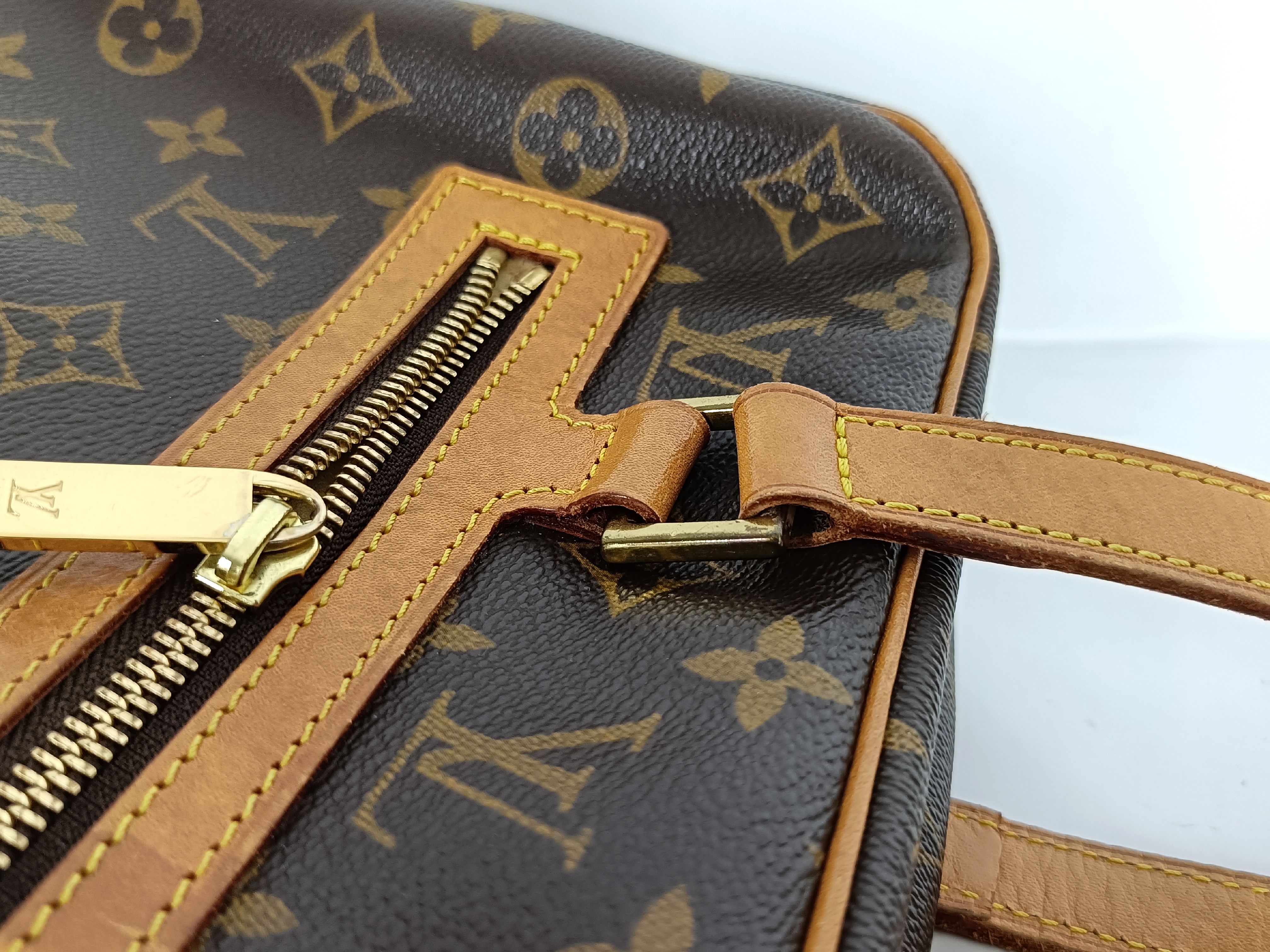 Monogram Vuitton Monogram Cite GM M51181 Shoulder Bag — view 5