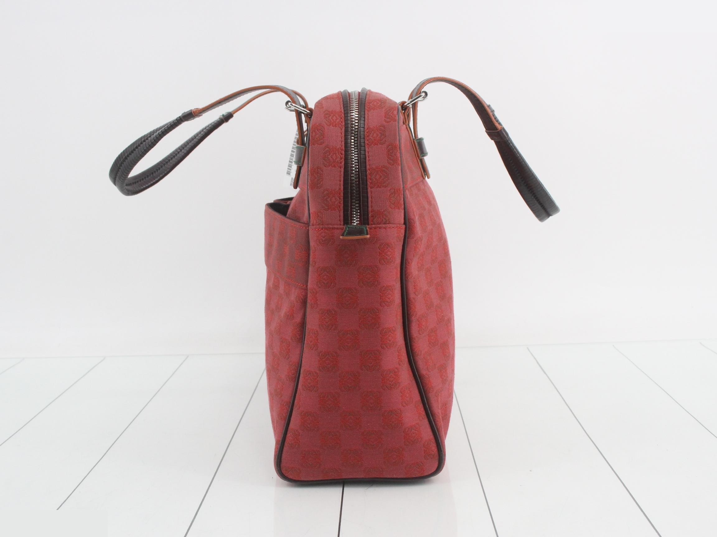 Hand Anagram Red Canvas — view 3