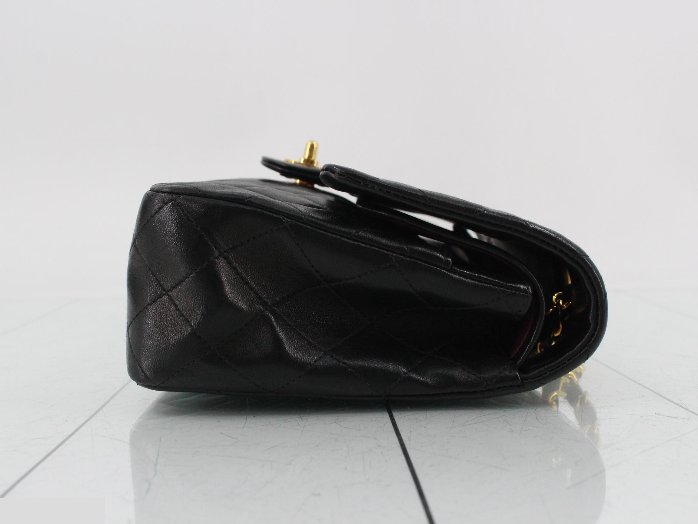 Double flap 25 lambskin chain shoulder bag, with sticker and card. — view 3
