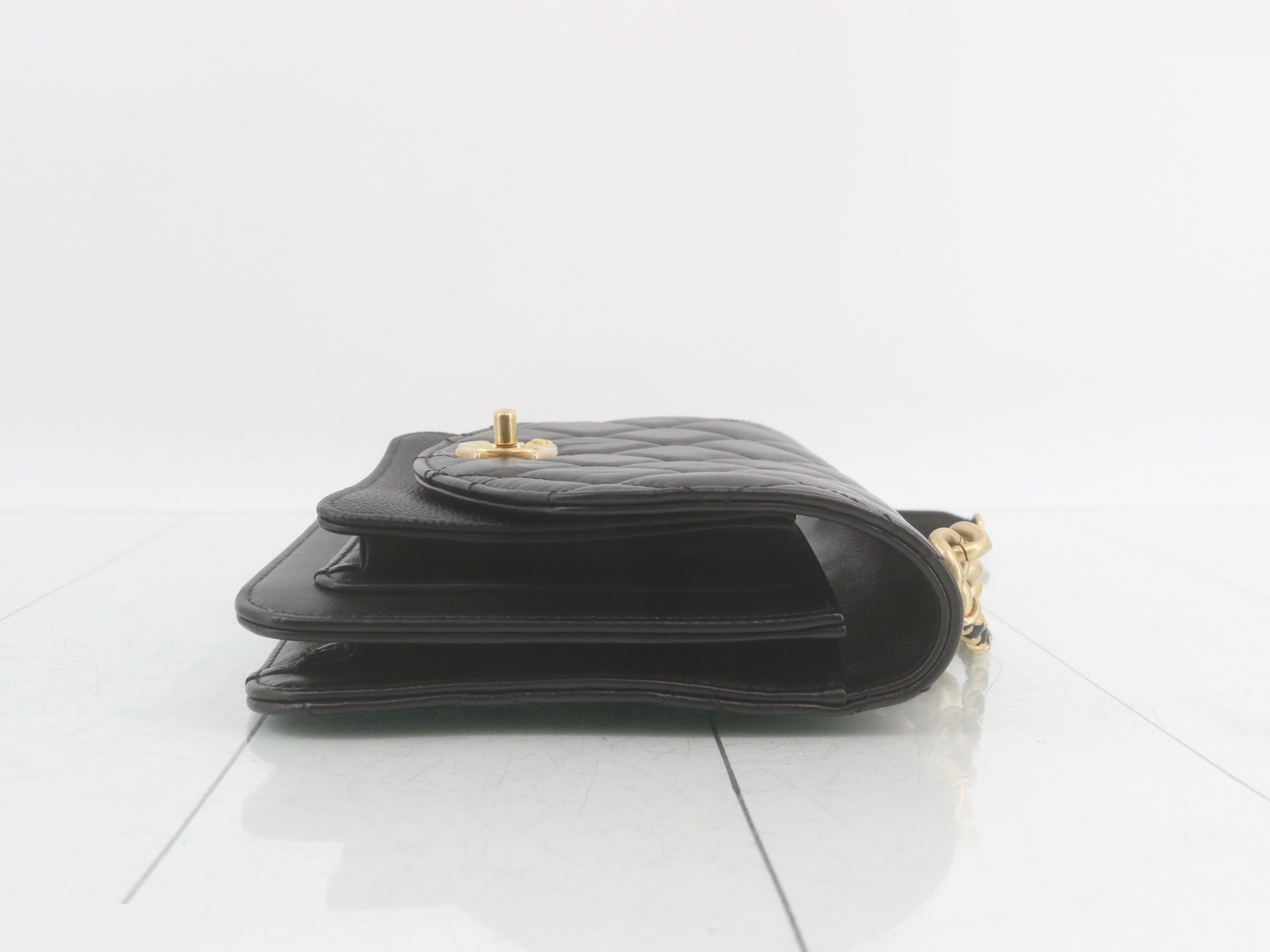 Matelassé Chain Handbag/Shoulder Bag (2-Way) — view 3