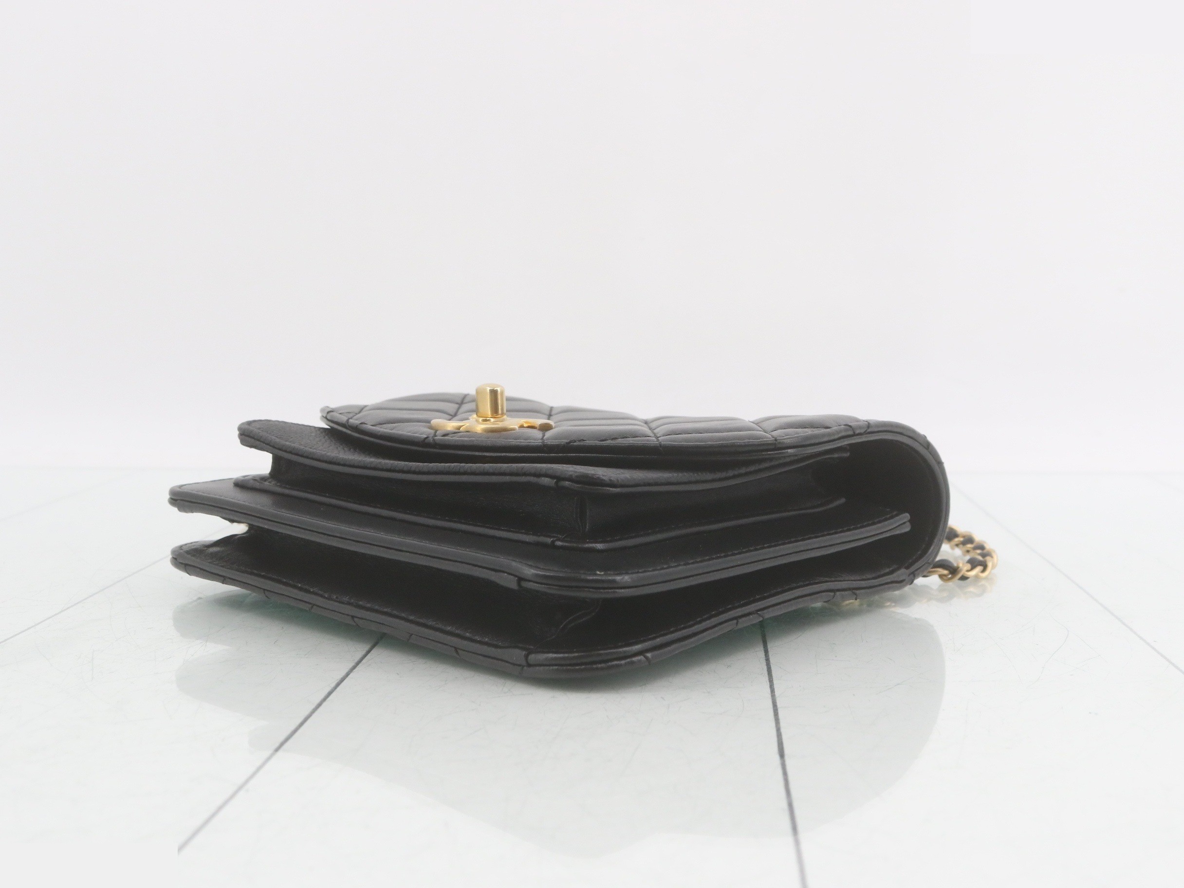 Matelassé Chain Handbag/Shoulder Bag (2-Way) — view 6
