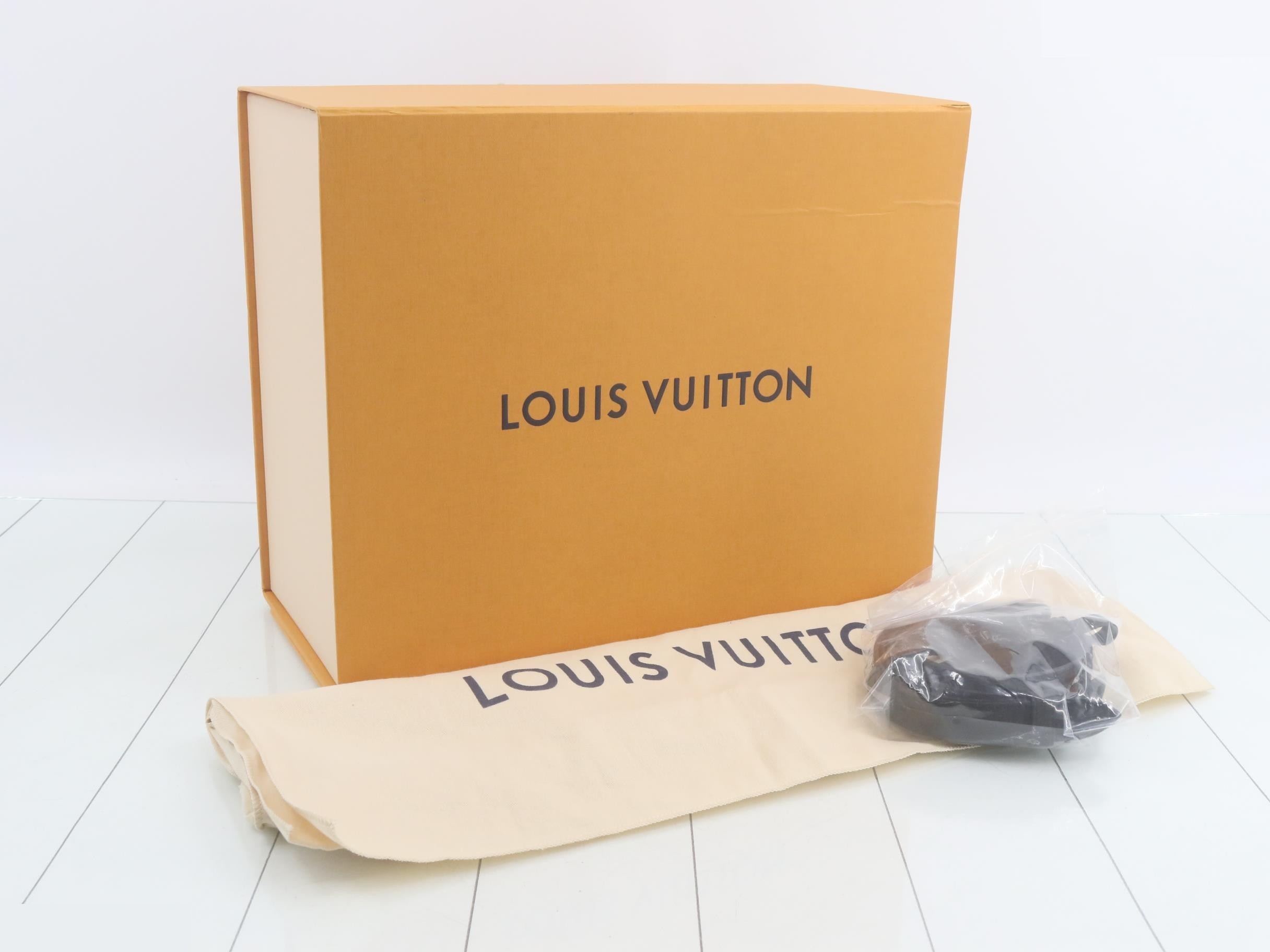 Monogram Taurillon Sac Plat Cloth, Unused, Black — view 7
