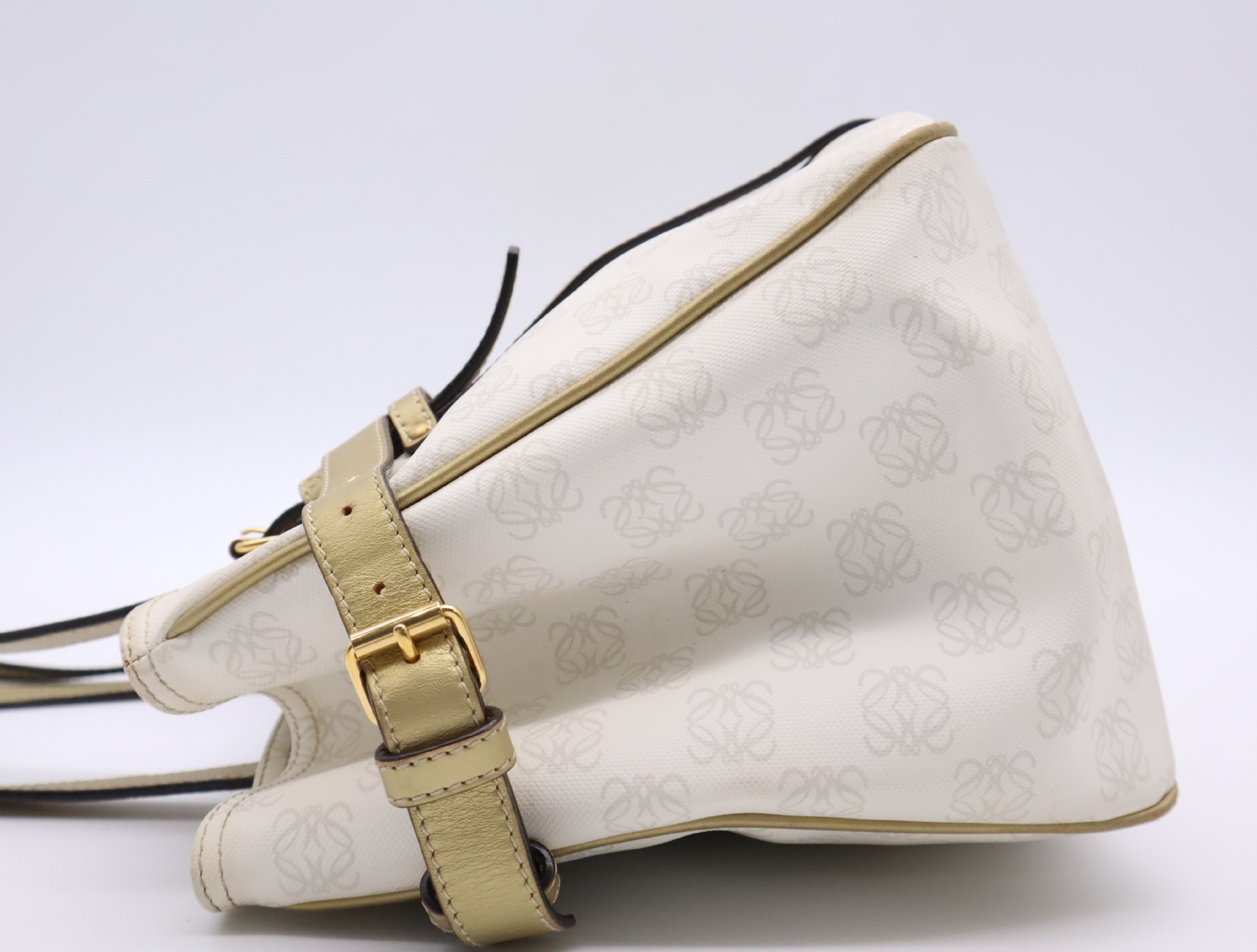 PVC x Leather Handbag, White, Gold Hardware, Tote Bag — view 3