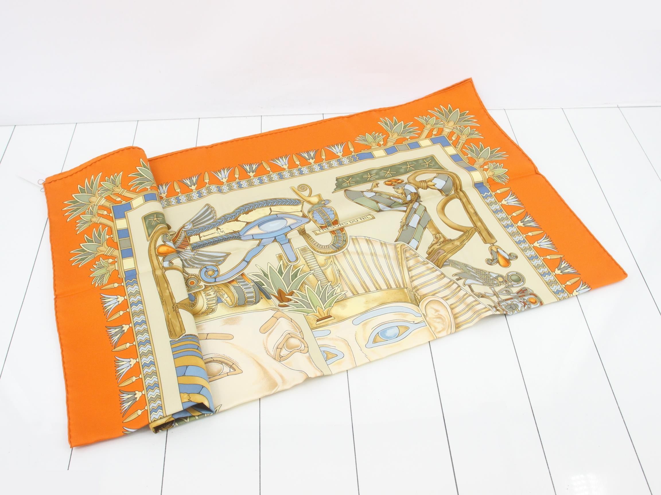 Carré 90 "Treasures of the Nile" Silk Orange x Multi Label/Box Included — view 3